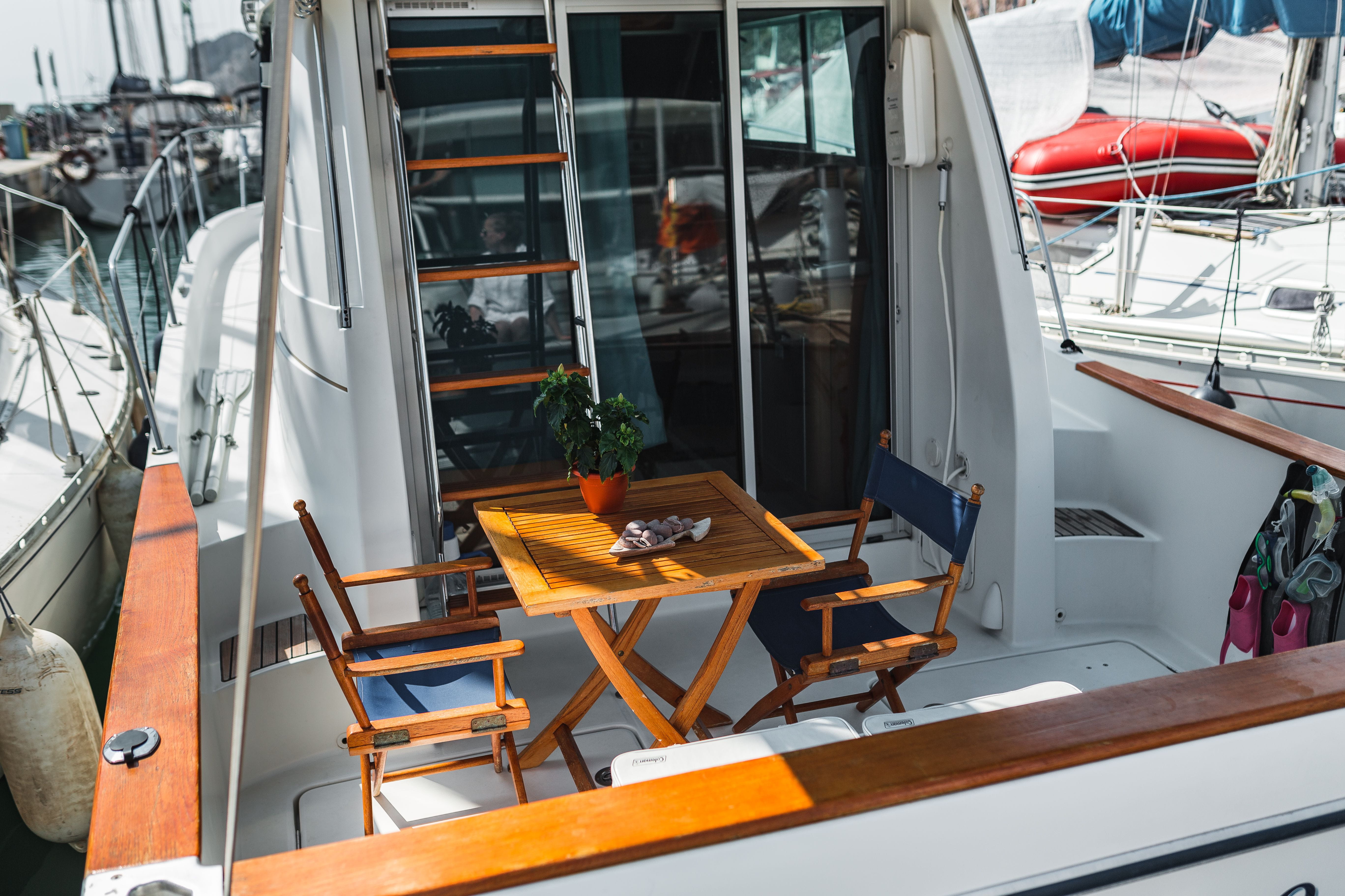 glass - material, business, built structure, yacht, chair, outdoors, no people, sailing, production line, nautical Vessel, technology, window, industry, HD Wallpaper
