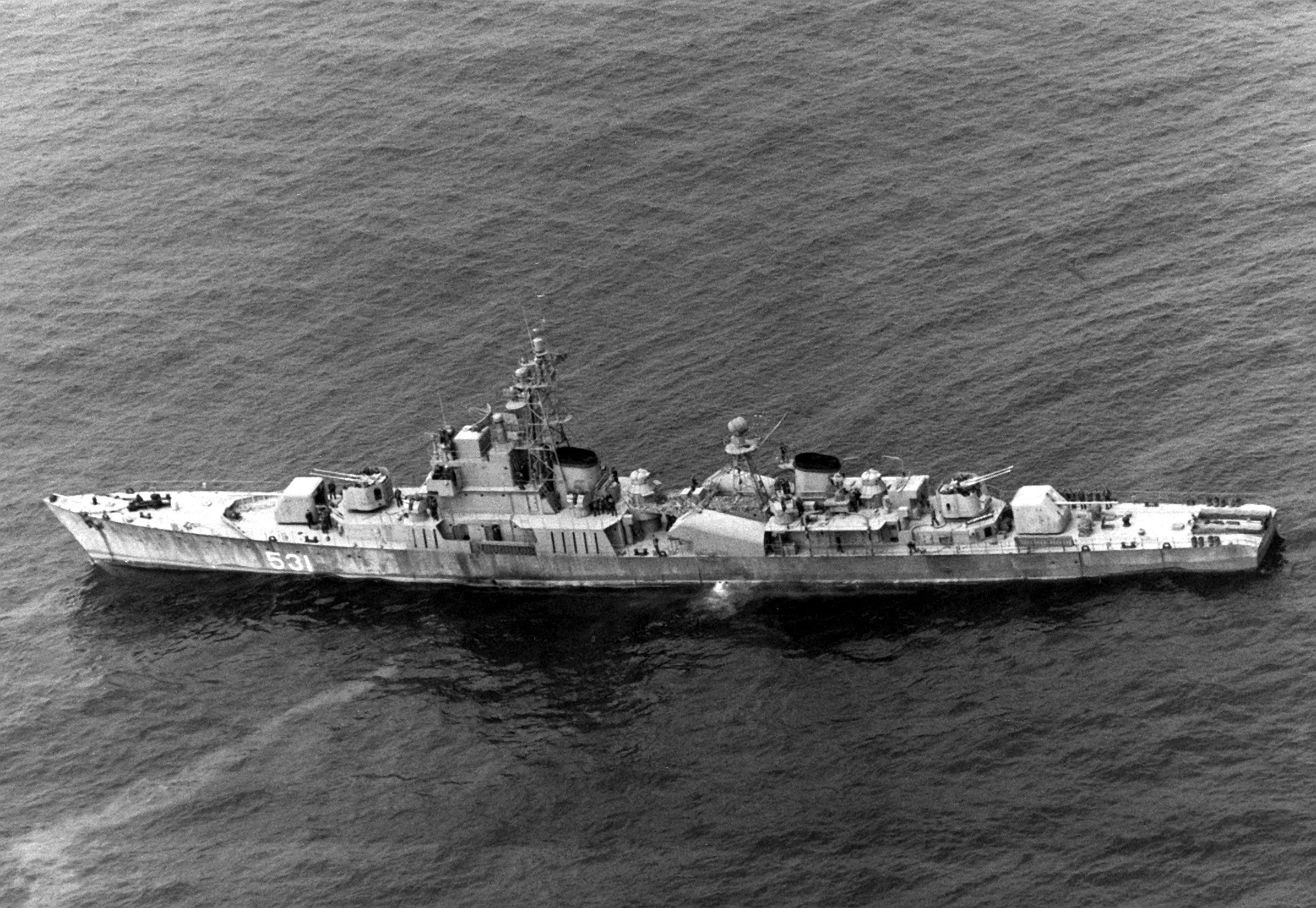 frigates, Najin-class frigate, vehicle, real people, day, vintage, travel, nature, on the move, monochrome, outdoors, sea, waterfront, 1080P, group of people, HD Wallpaper