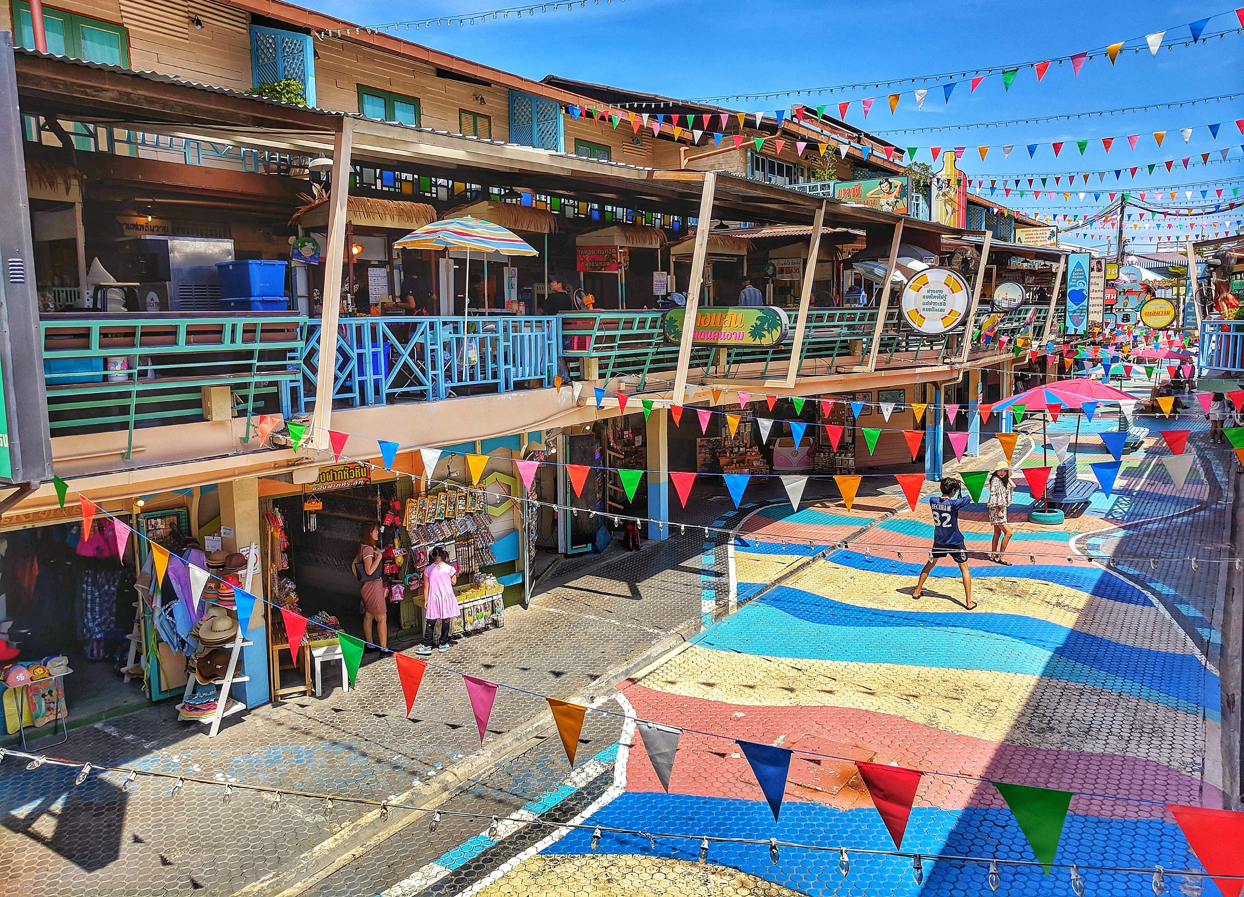 building, 4K, banister, pennant, color, hua hin district, beach, flags, architecture, houses, leisure activity, daytime, wood, person, assorted, leisure activities, HD Wallpaper