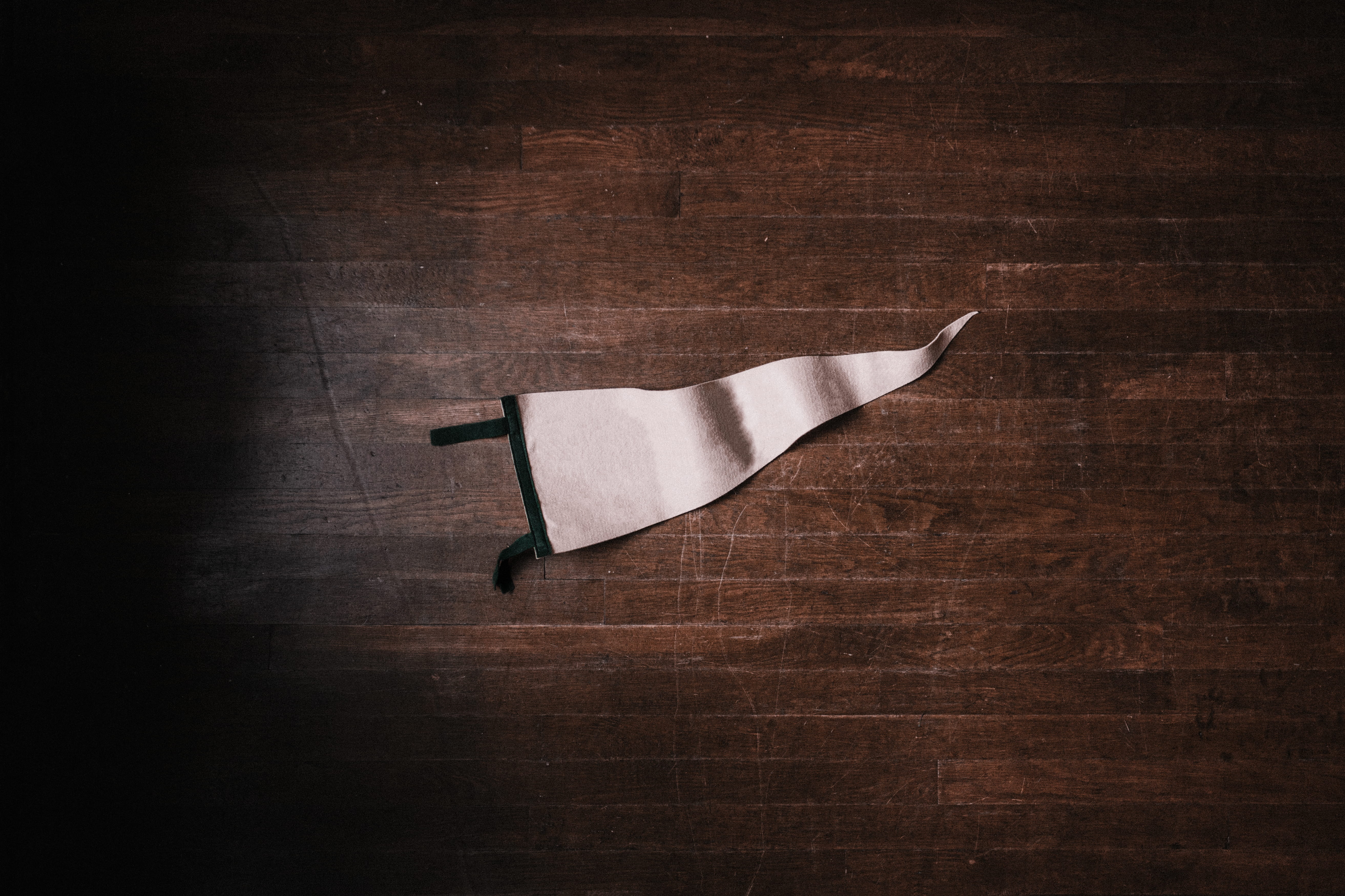 backgrounds, wood - Material, 5K, single object, wood, high angle view, sharp, wood grain, simplicity, white, table, paper, pennant, flag, flooring, create, HD Wallpaper
