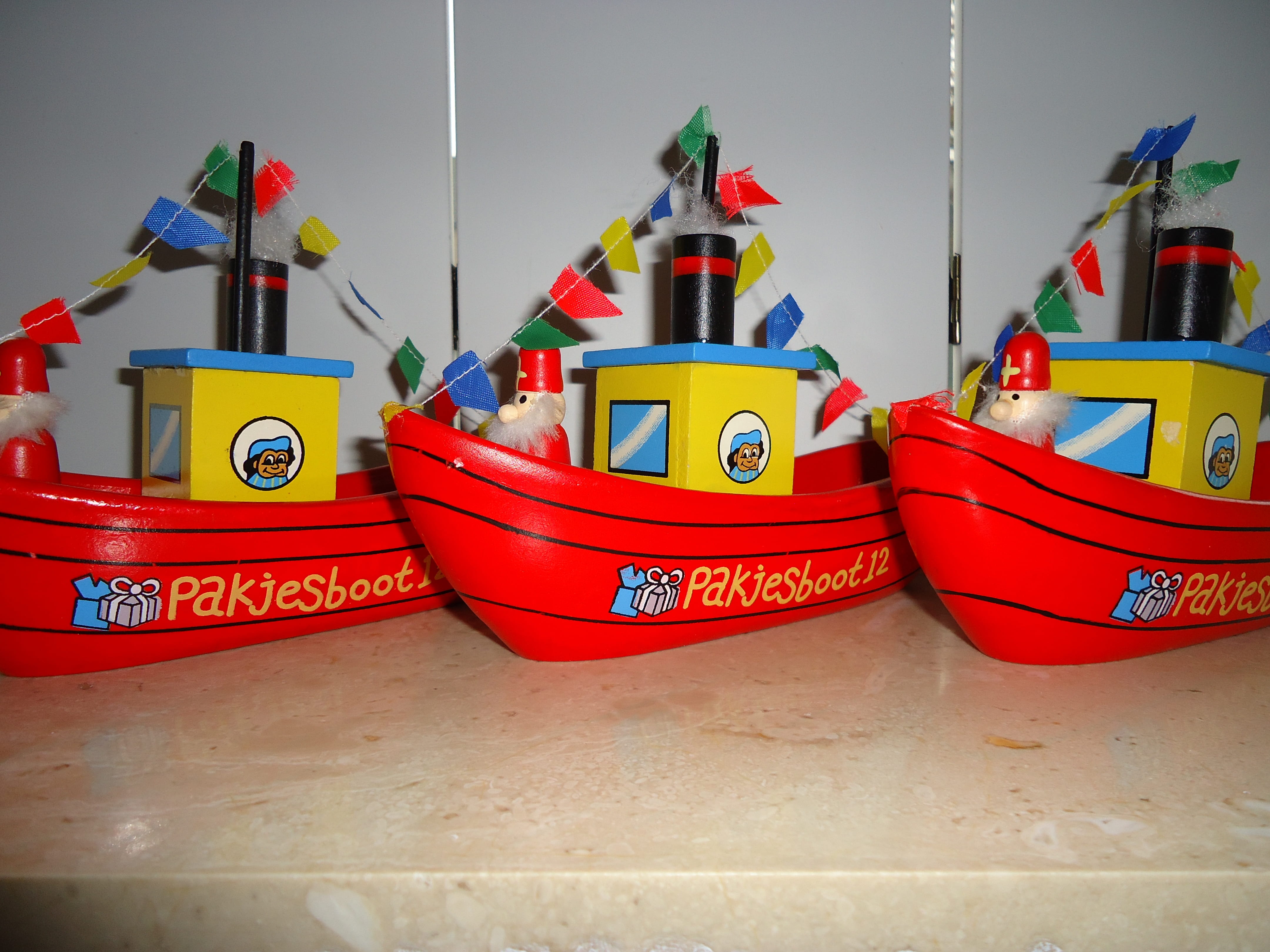 boat, pennants, sinterklaas evening, text, moored, multi colored, day, red, safety, patriotism, no people, 4K, transportation, packet boat 12, garlands, HD Wallpaper