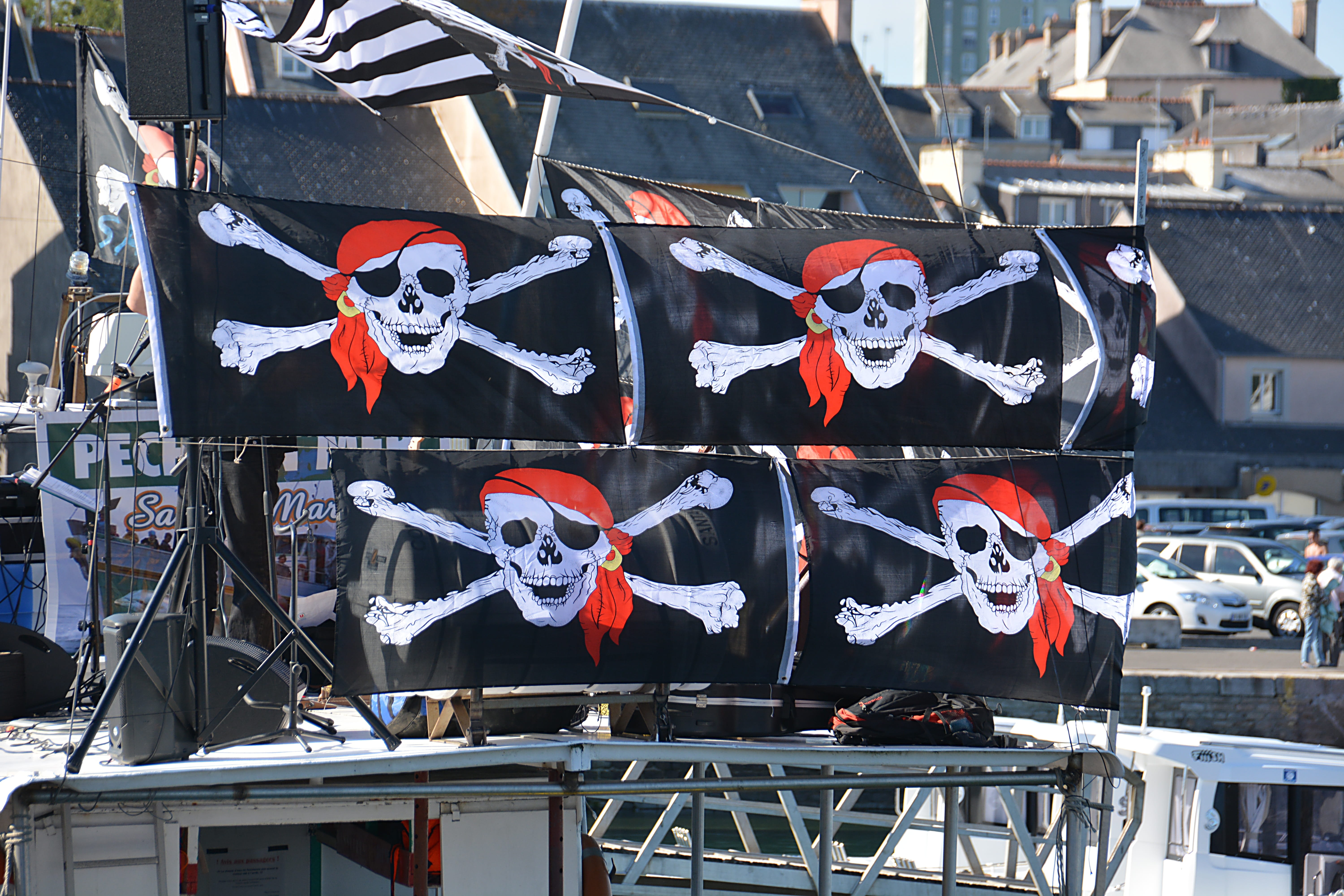 building, games, large group of objects, flag, architecture, multi colored, harbor, sailboat, nature, no people, pirates, moored, image, flags, pennants, HD Wallpaper