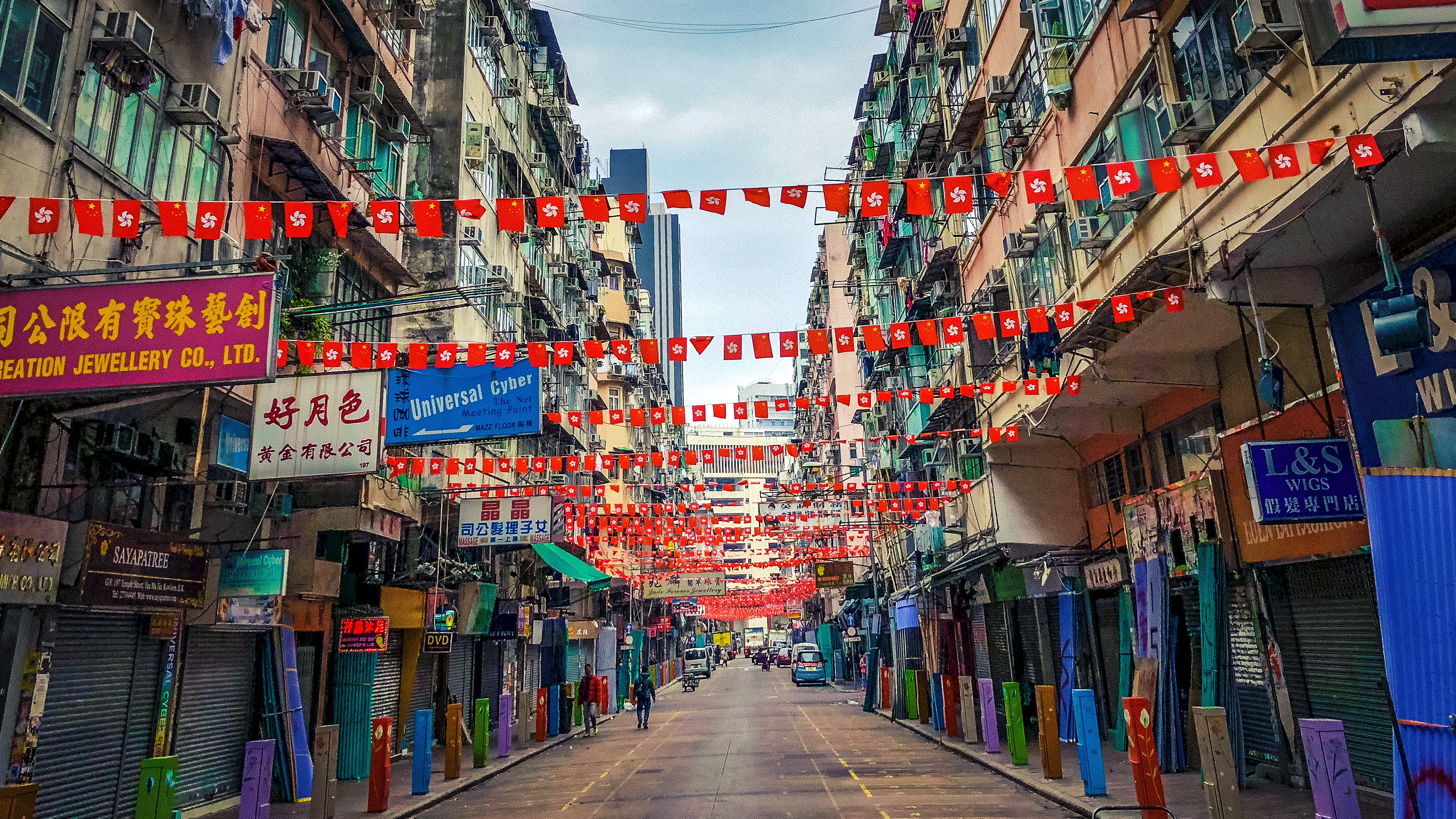 market, building, city, incidental people, buildings, daytime, day, 4K, multi colored, concrete, urban, alley, street market, in a row, hanging, store, HD Wallpaper