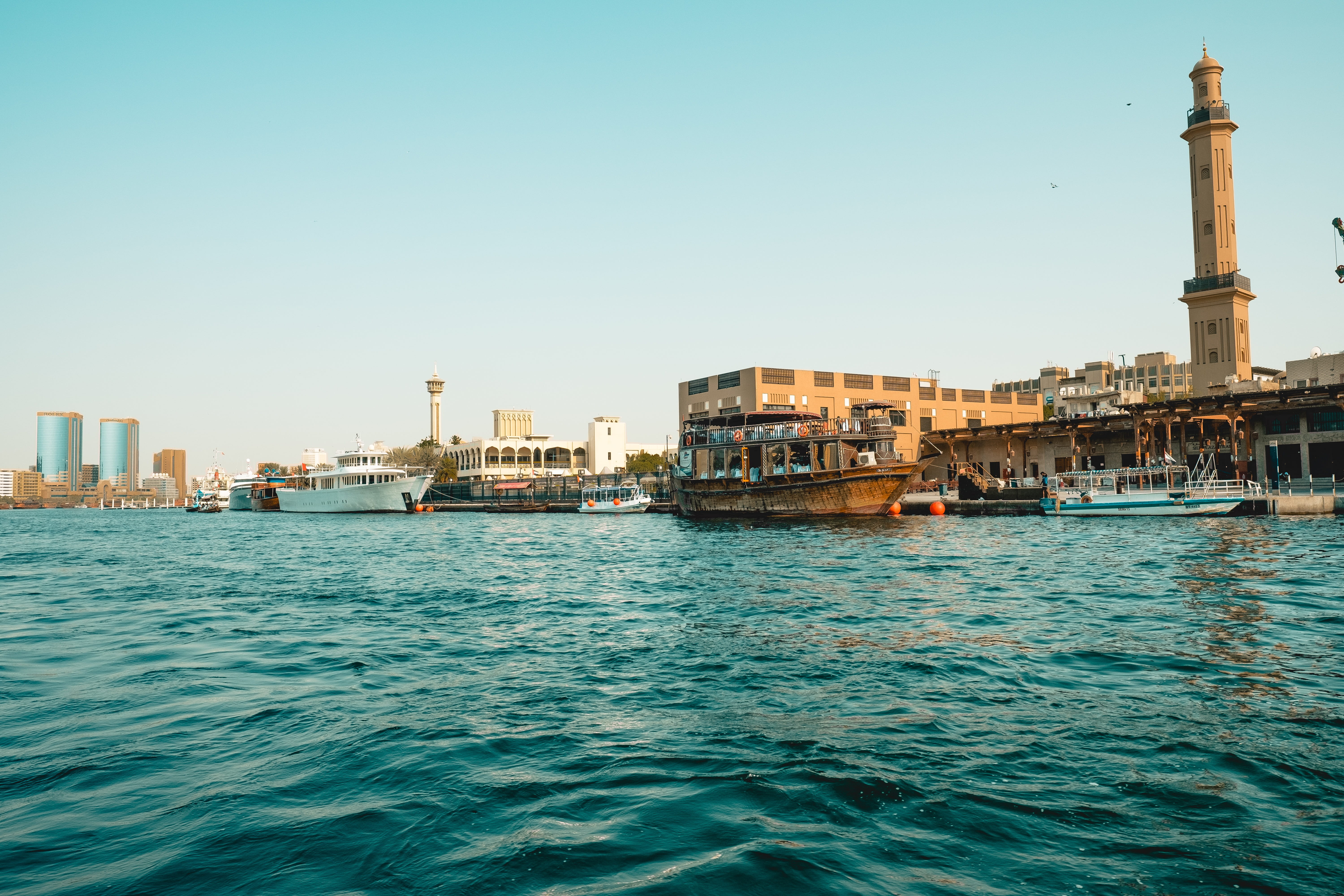 rippled, historically, water, mode of transportation, dubai, cityscape, sky, frame, office building exterior, canal, outdoors, transportation, dhow, ship, HD Wallpaper