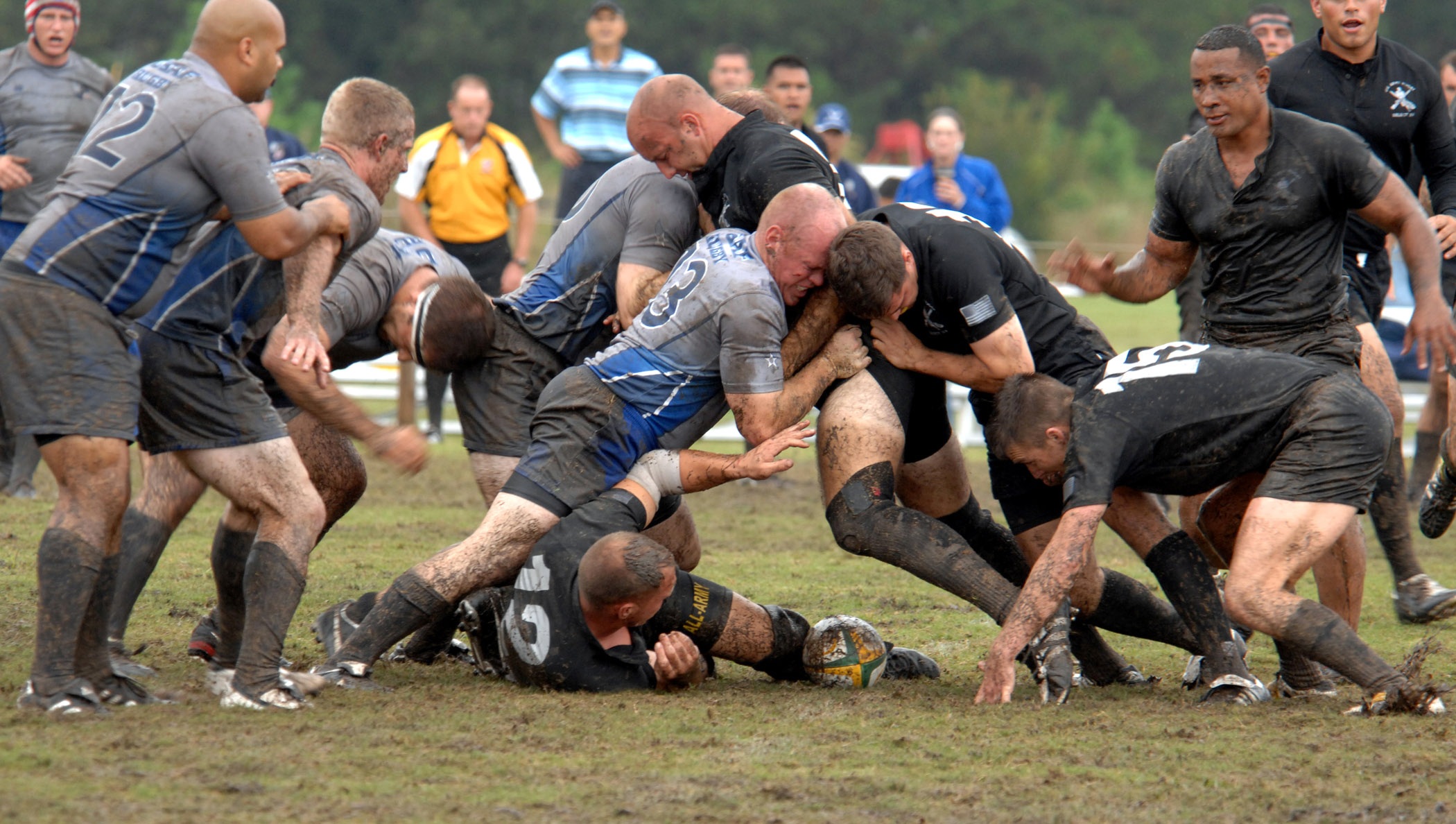 athletes, effort, american football - ball, nature, outdoors, adult, young adult, young men, group of people, daytime, rugby, touchdown, goal, men, day, HD Wallpaper