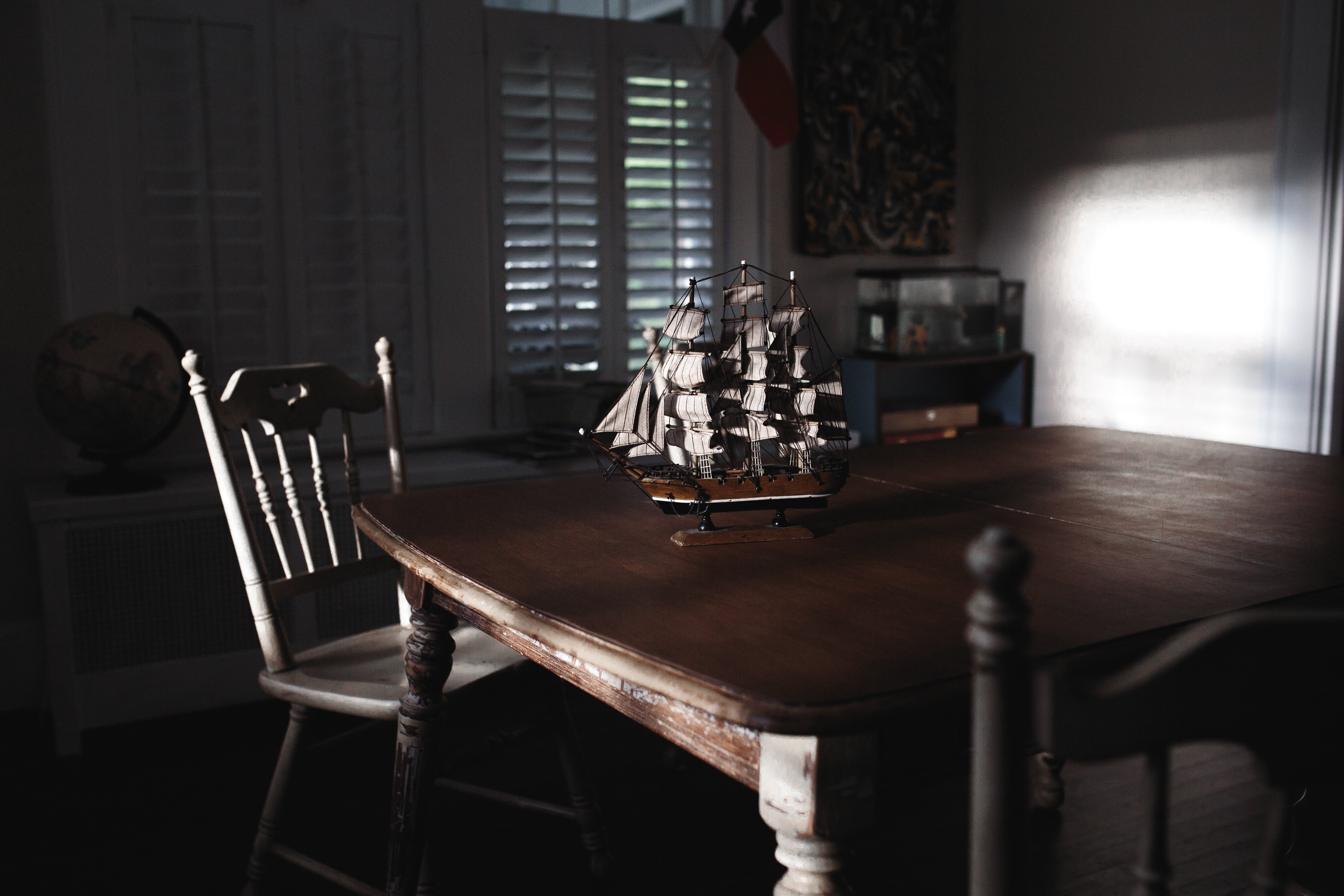 lighting equipment, electric lamp, seat, crockery, light, tbale, furniture, curtain, arrangement, wood, window, absence, galleon, wood - material, neat, HD Wallpaper