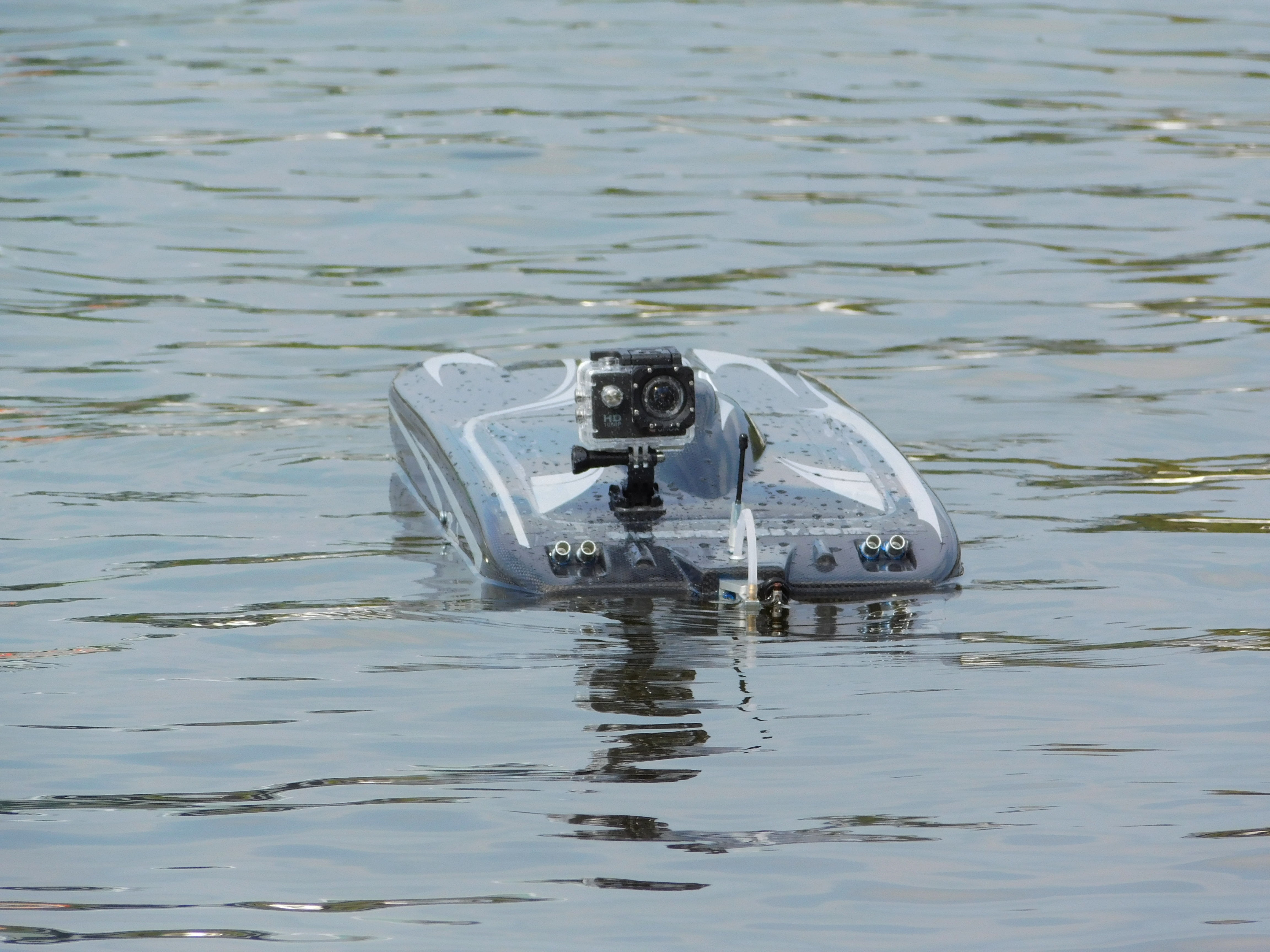 model ship, camera, nature, rc boat, reflection, one animal, animal wildlife, beauty in nature, no people, animal themes, lake, 4K, rippled, model boat, HD Wallpaper