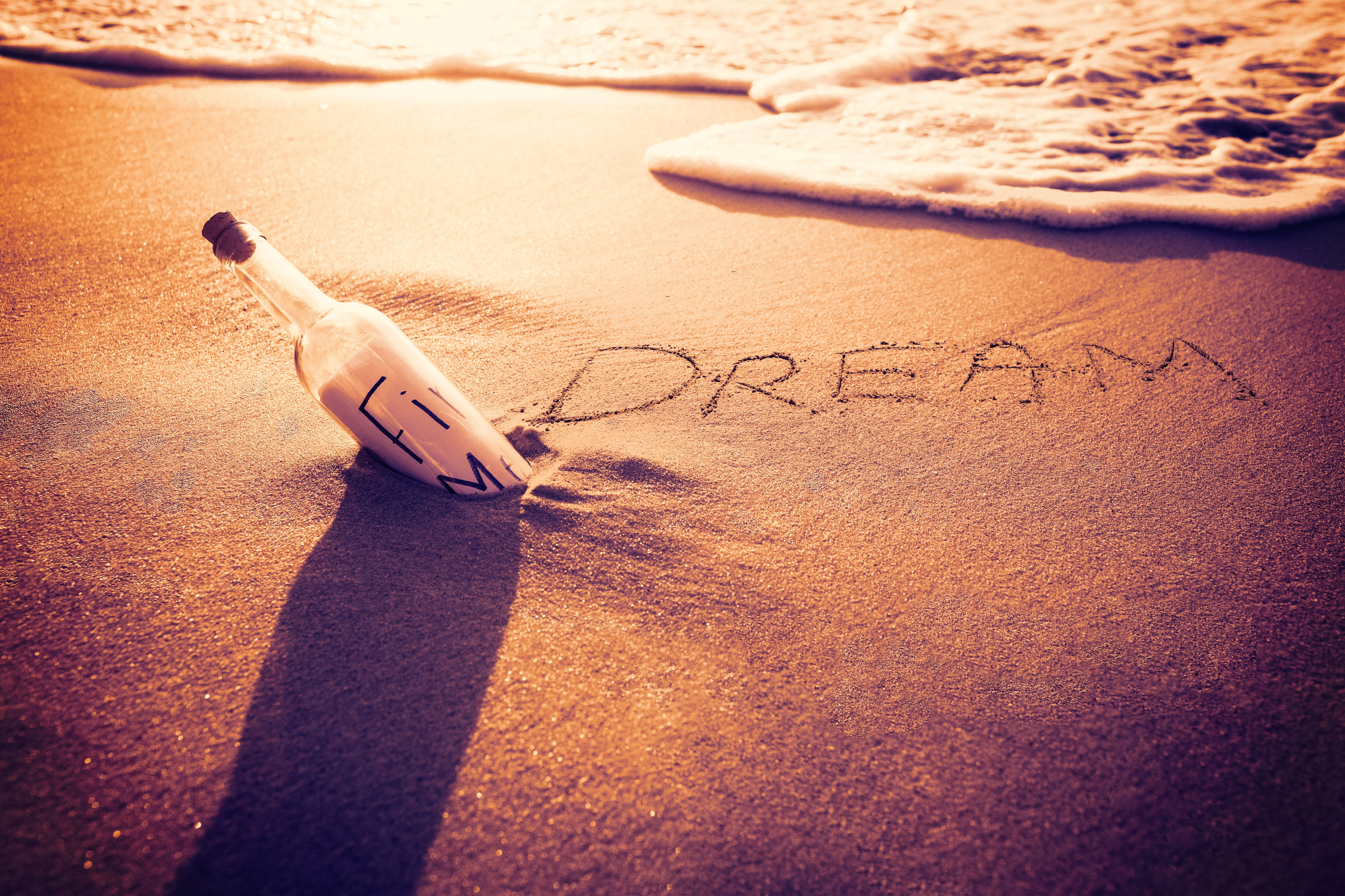 sunlight, 5K, bottle, handwriting, indoors, sand, beach, no People, nature, sea, cork - Stopper, ideas, high angle view, summer, copy Space, vacations, HD Wallpaper