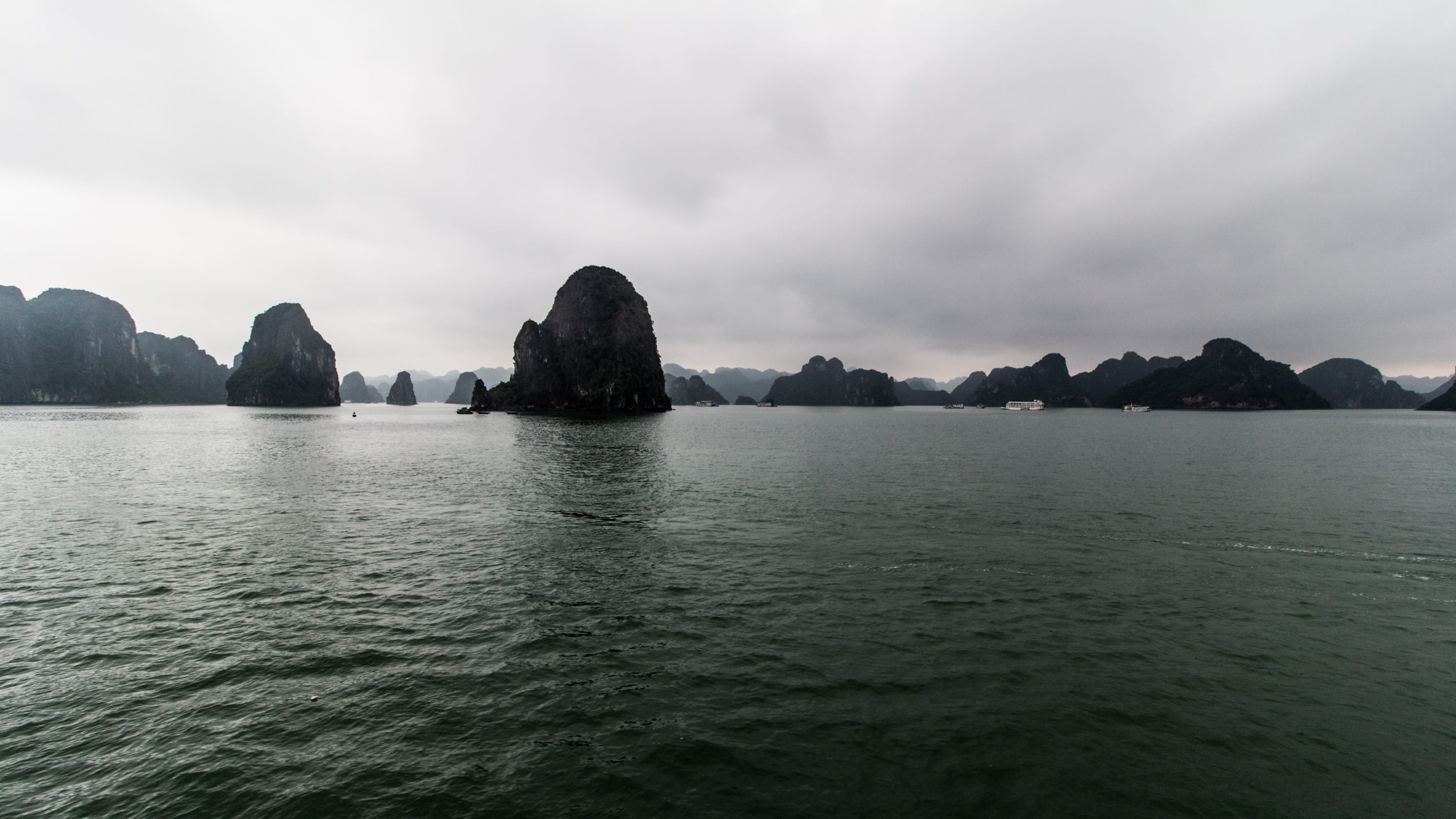 solid, vietnam, water, lagoon, 2K, nature, tranquil scene, scenics - nature, no people, along, day, idyllic, ha long bay, sky, wonder, outdoors, bay, land, HD Wallpaper
