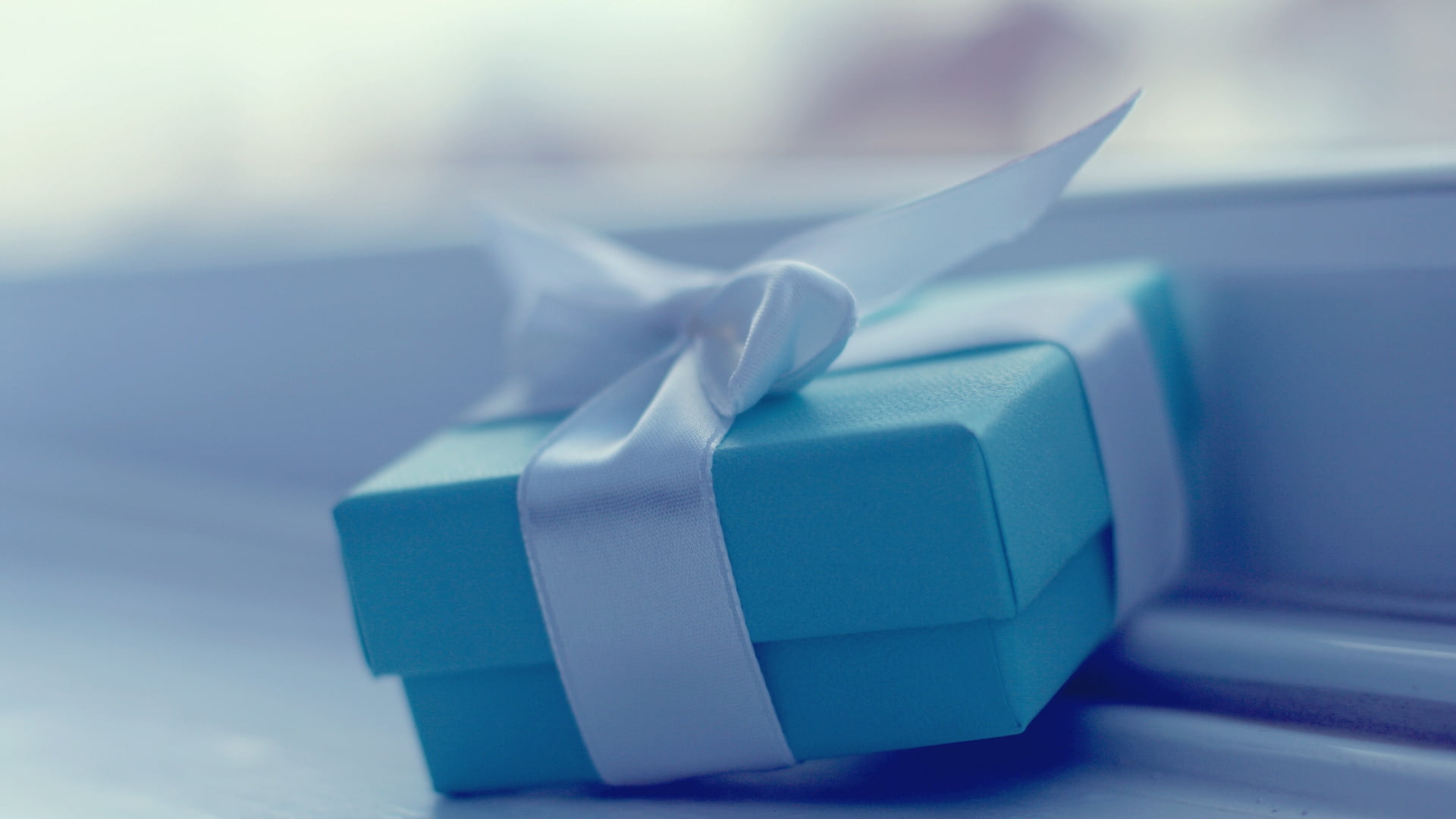 ideas, box - Container, box, package, blue, gift, christmas, anniversary, container, birthday Present, no People, backgrounds, wrapping paper, luxury, celebration, HD Wallpaper