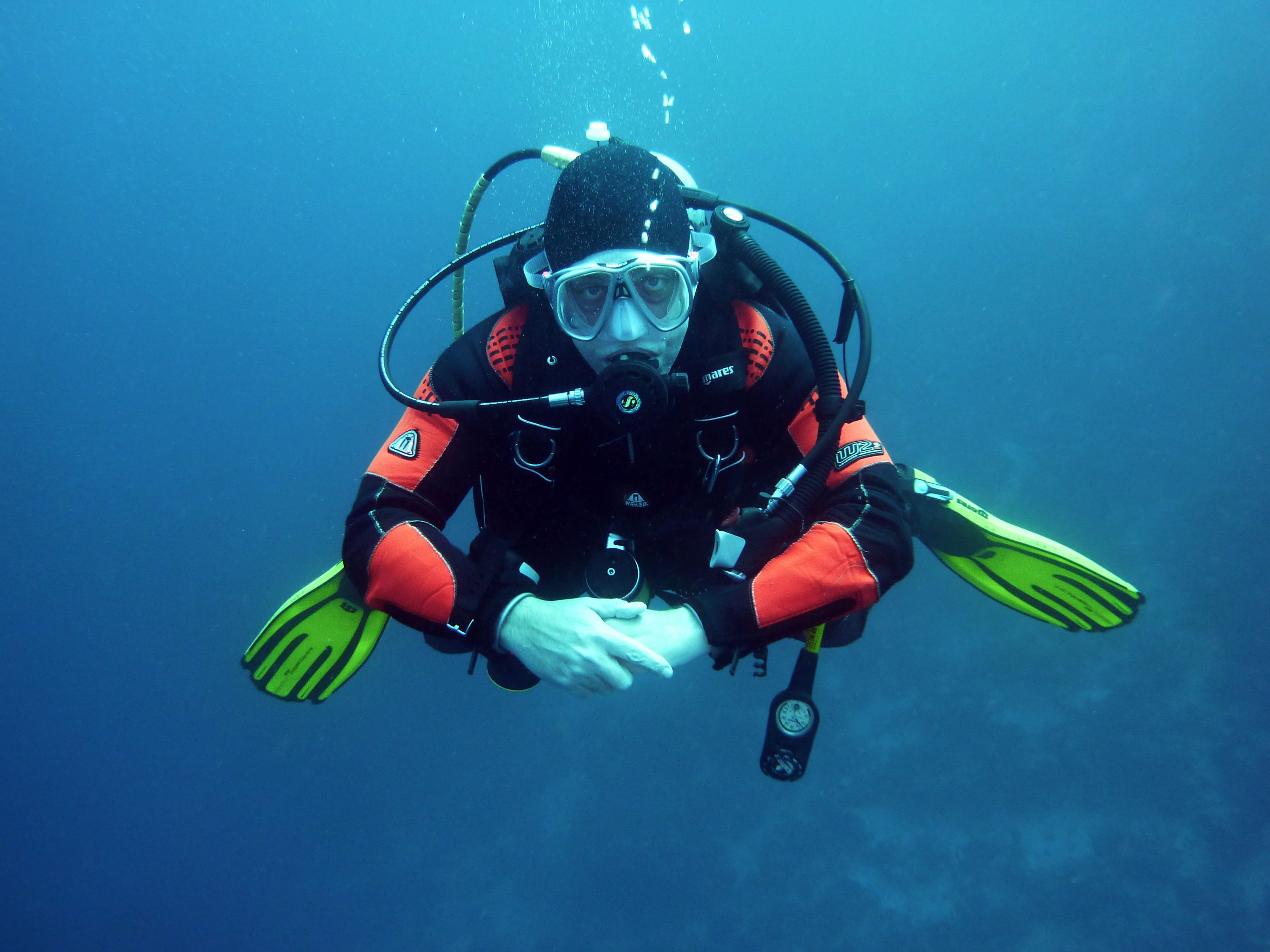 one person, black, float, scuba mask, water, underwater world, unrecognizable person, man, underwater, eyewear, divers, sea, wearing, diving, underwater diving, HD Wallpaper