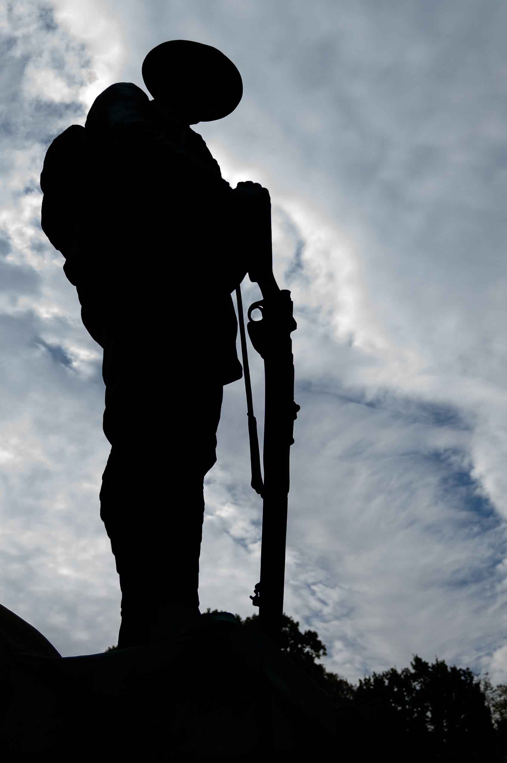 sky, rifle, outdoors, real people, lifestyles, british, human representation, leisure activity, dusk, men, ww1, holding, sculpture, memorial, hat, cloud - sky, Phone HD Wallpaper
