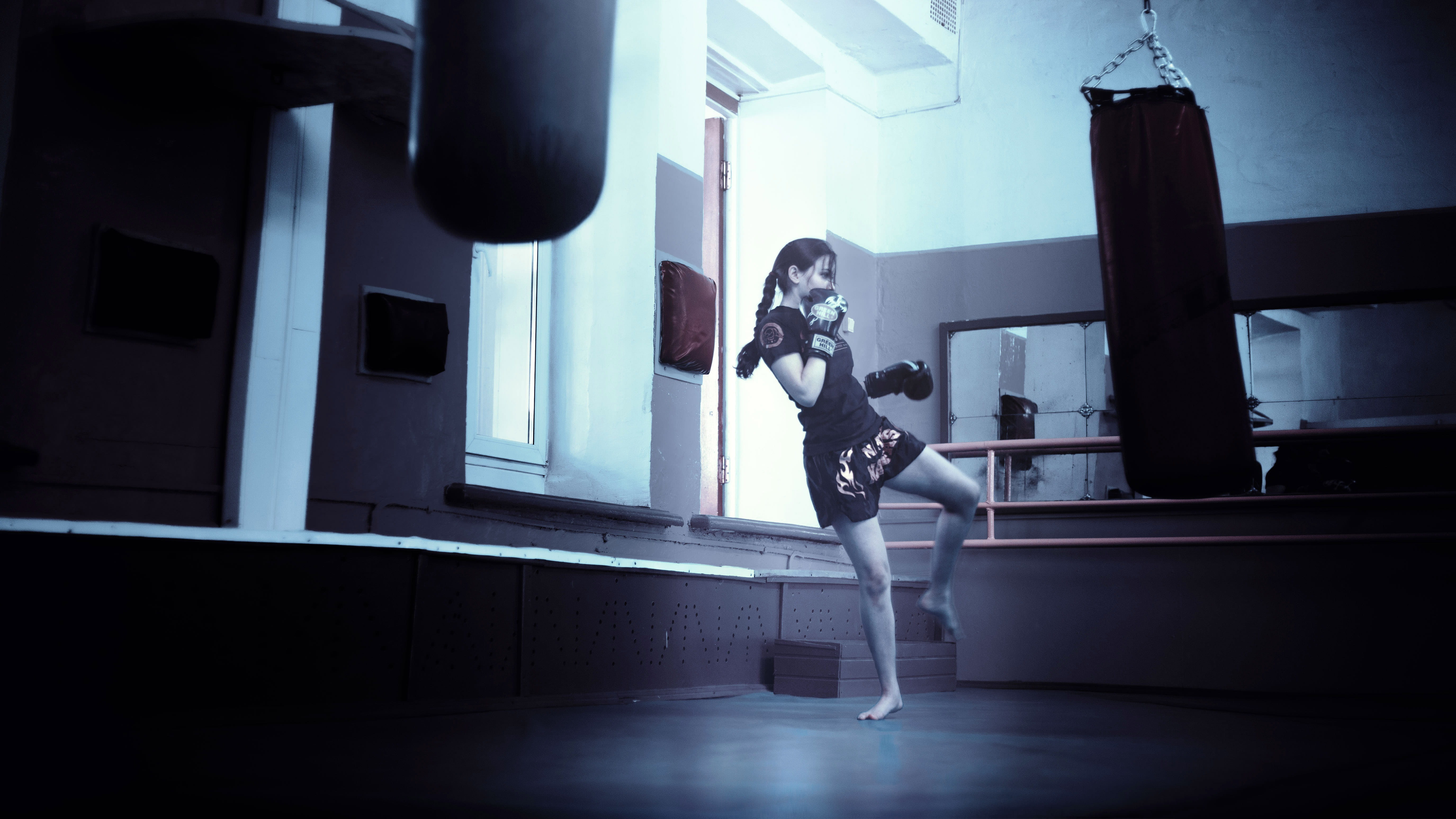 Women, photos, one woman only, adults only, determination, Gym, public domain, sports clothing, sports Training, sports Glove, motion, 5K, one Person, HD Wallpaper