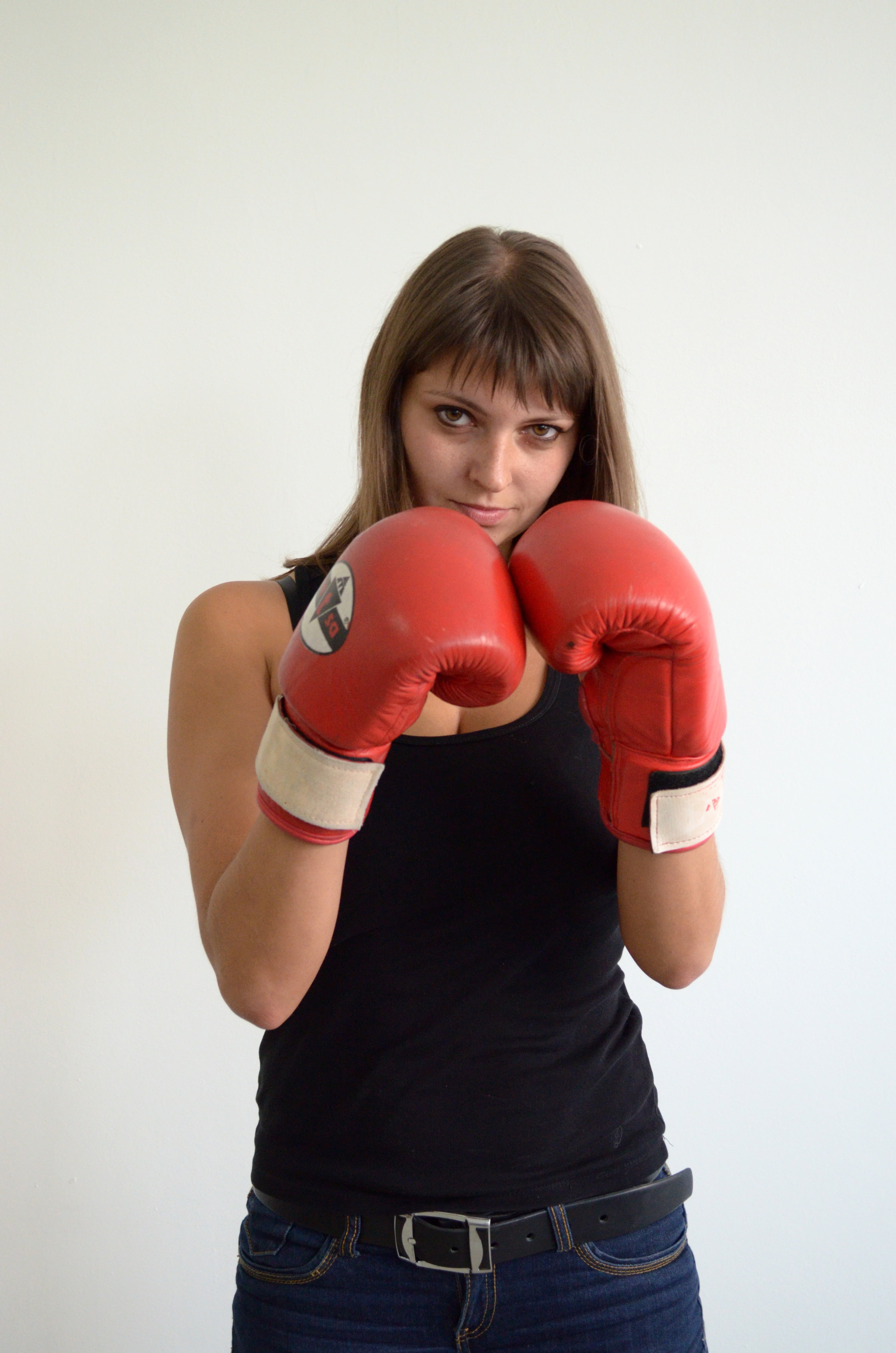 women, kickboxing, fighting, studio shot, 4K, near, sports, young adult, looking at camera, white background, boxing, punching, self-defense, red, girl, Phone HD Wallpaper