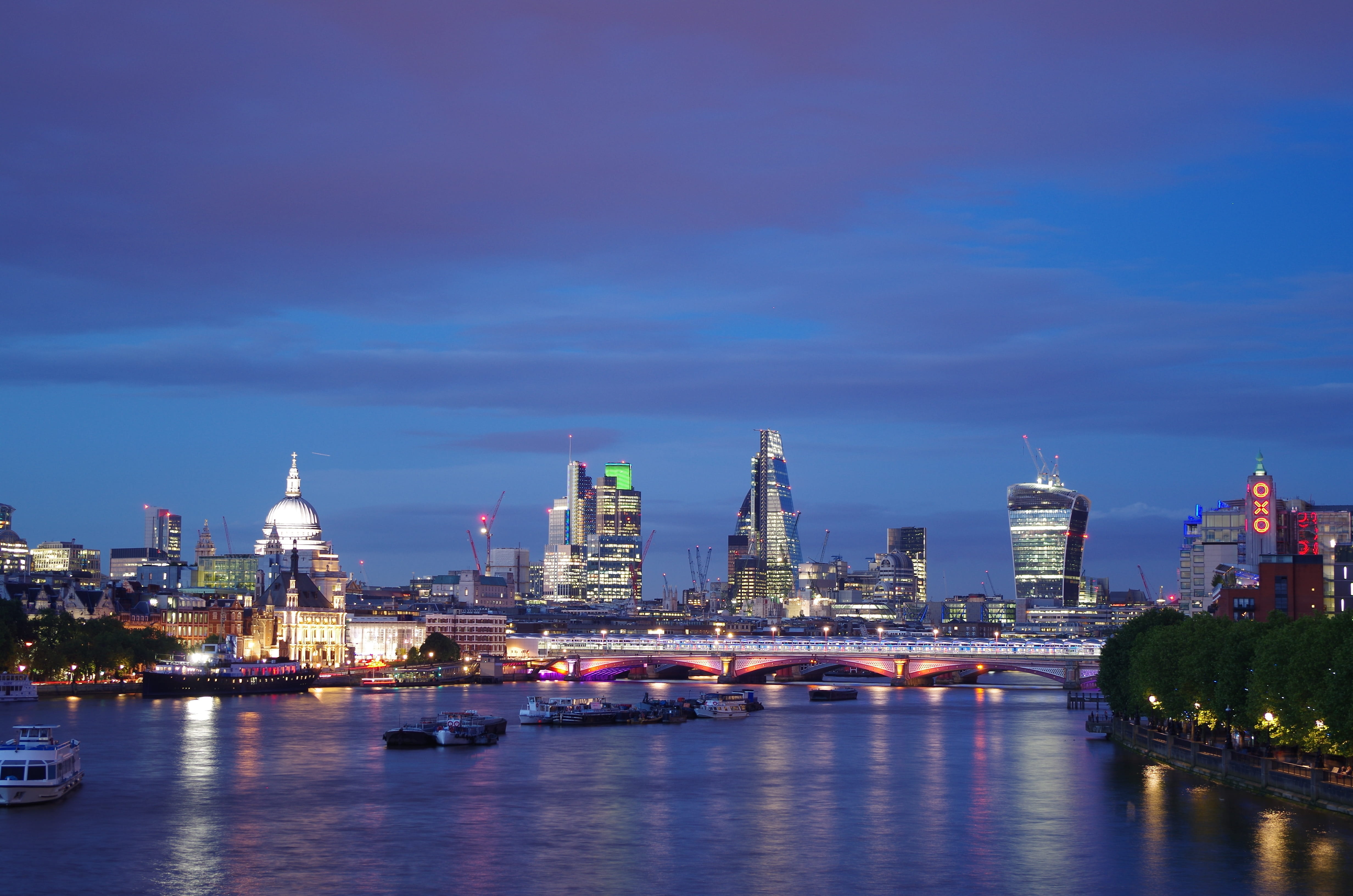 building Exterior, City Of London, sky, dusk, financial district, built Structure, ferris wheel, landscape, no people, london, tall - high, architecture, HD Wallpaper