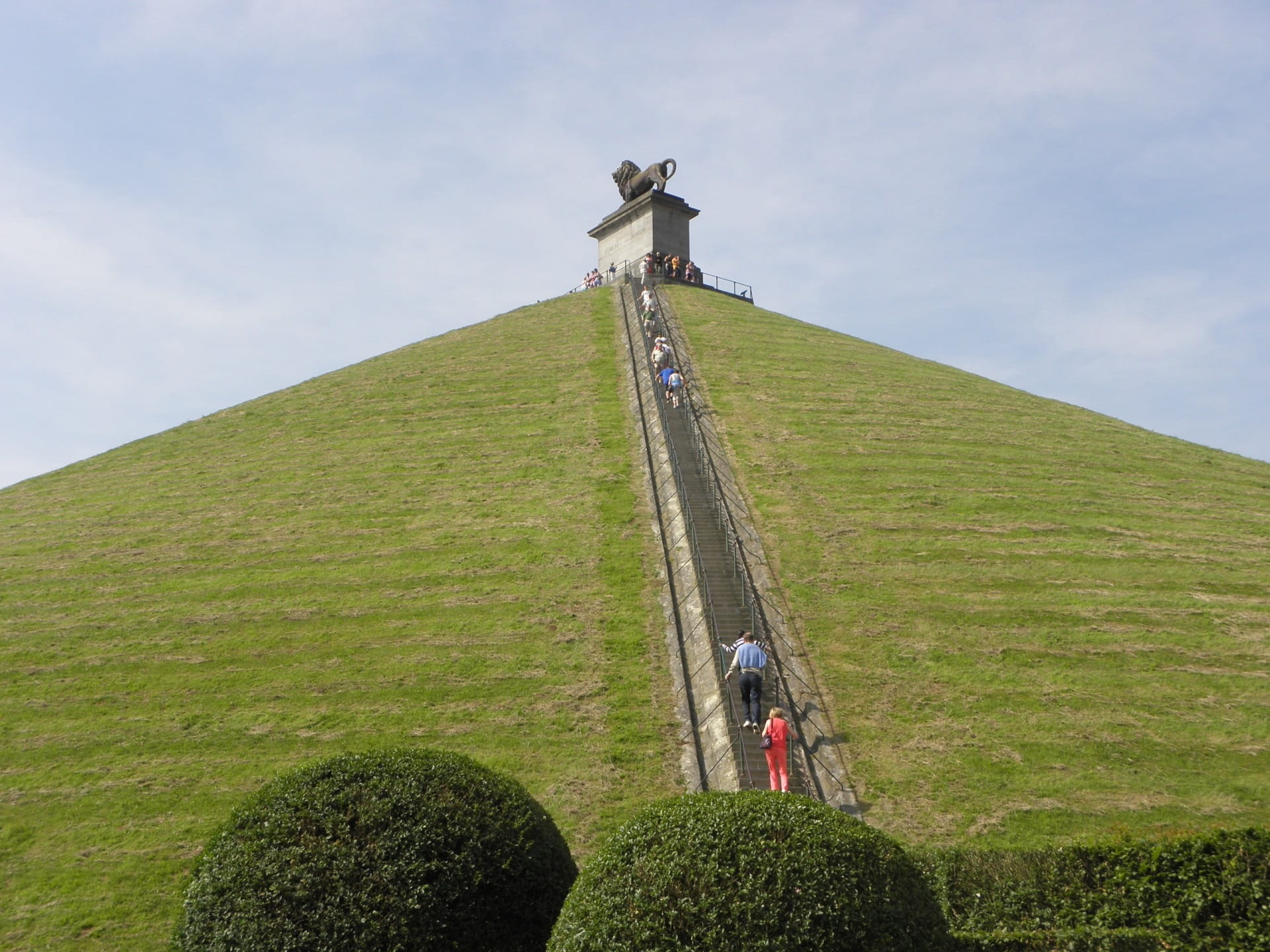 adults only, low angle view, grass, artwork, statue, creative, sculpture, construction, full length, Hill, metallic, plant, belgium, metal work, architecture, HD Wallpaper