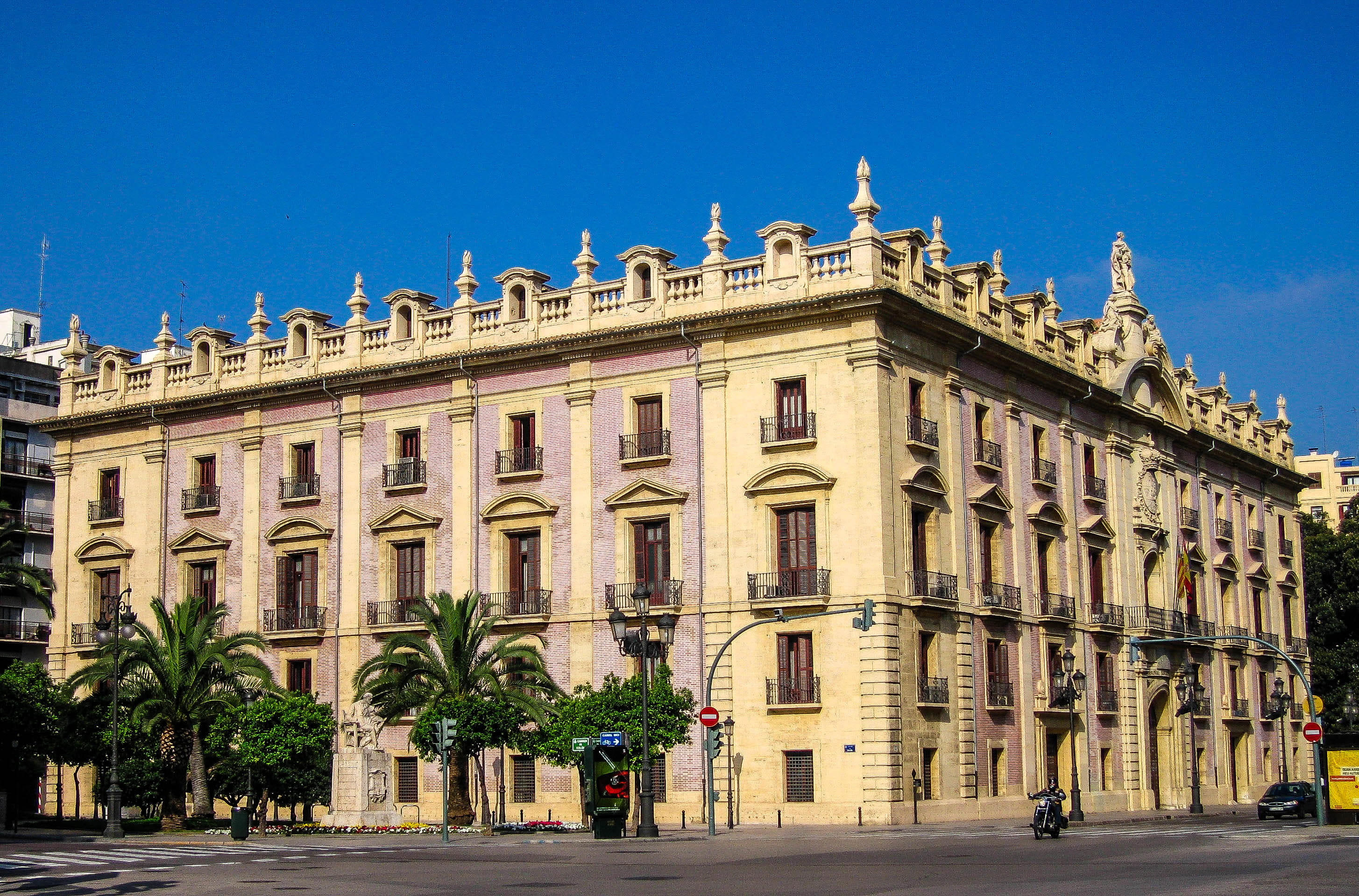 palace, tree, building, Palau, spain, travel, Valencia, city, urban Scene, history, street, outdoors, the past, clear sky, incidental people, public domain, HD Wallpaper