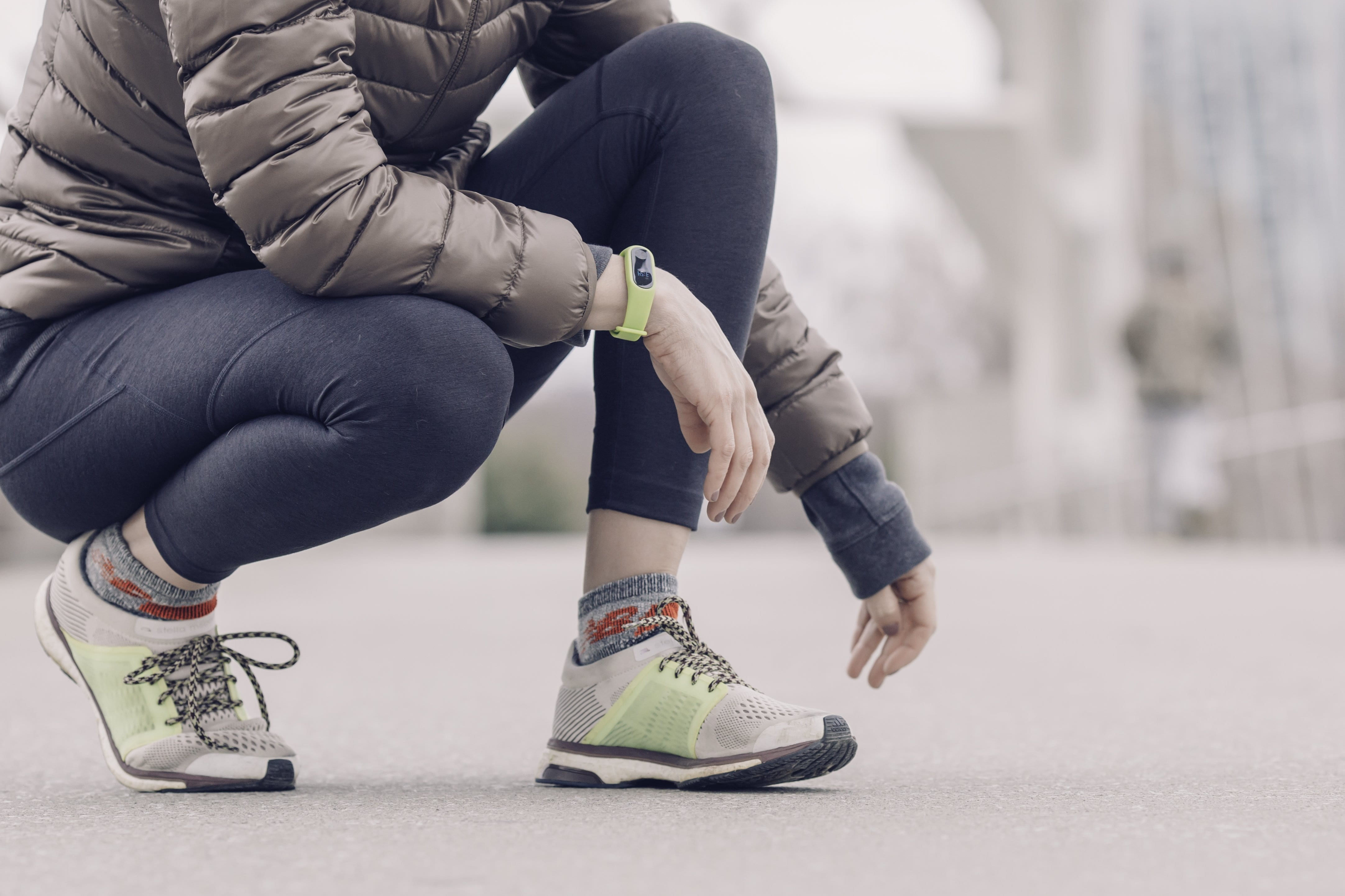 shoe, winter, road, person, body part, real people, bubble, gray, day, accessories, health, men, lifestyle, human leg, adult, human body part, women, lifestyles, HD Wallpaper