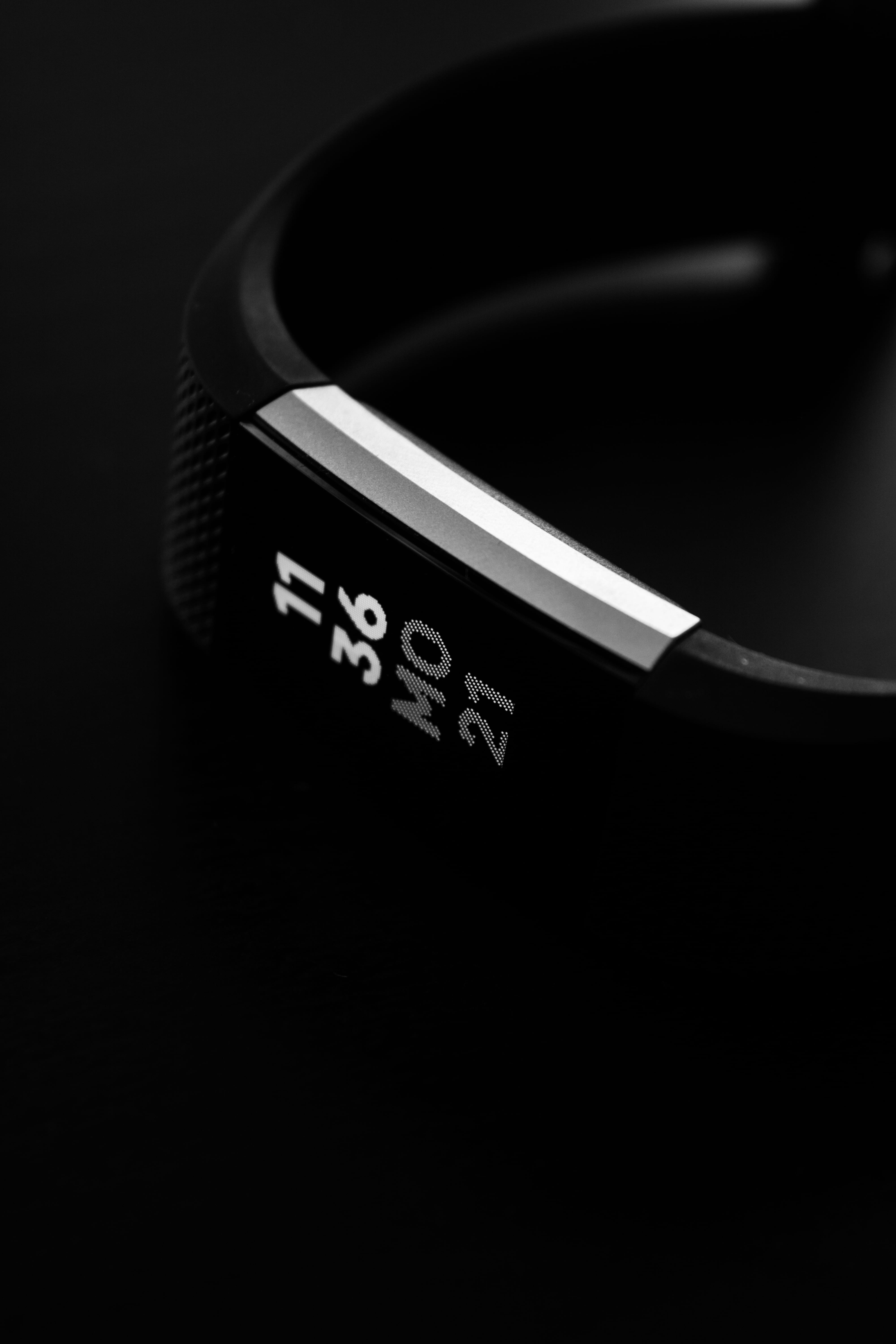 arts culture and entertainment, mo, music, alta, smart watch, listening, black and white, copy space, digital, communication, wrist, selective, noise, black, Phone HD Wallpaper