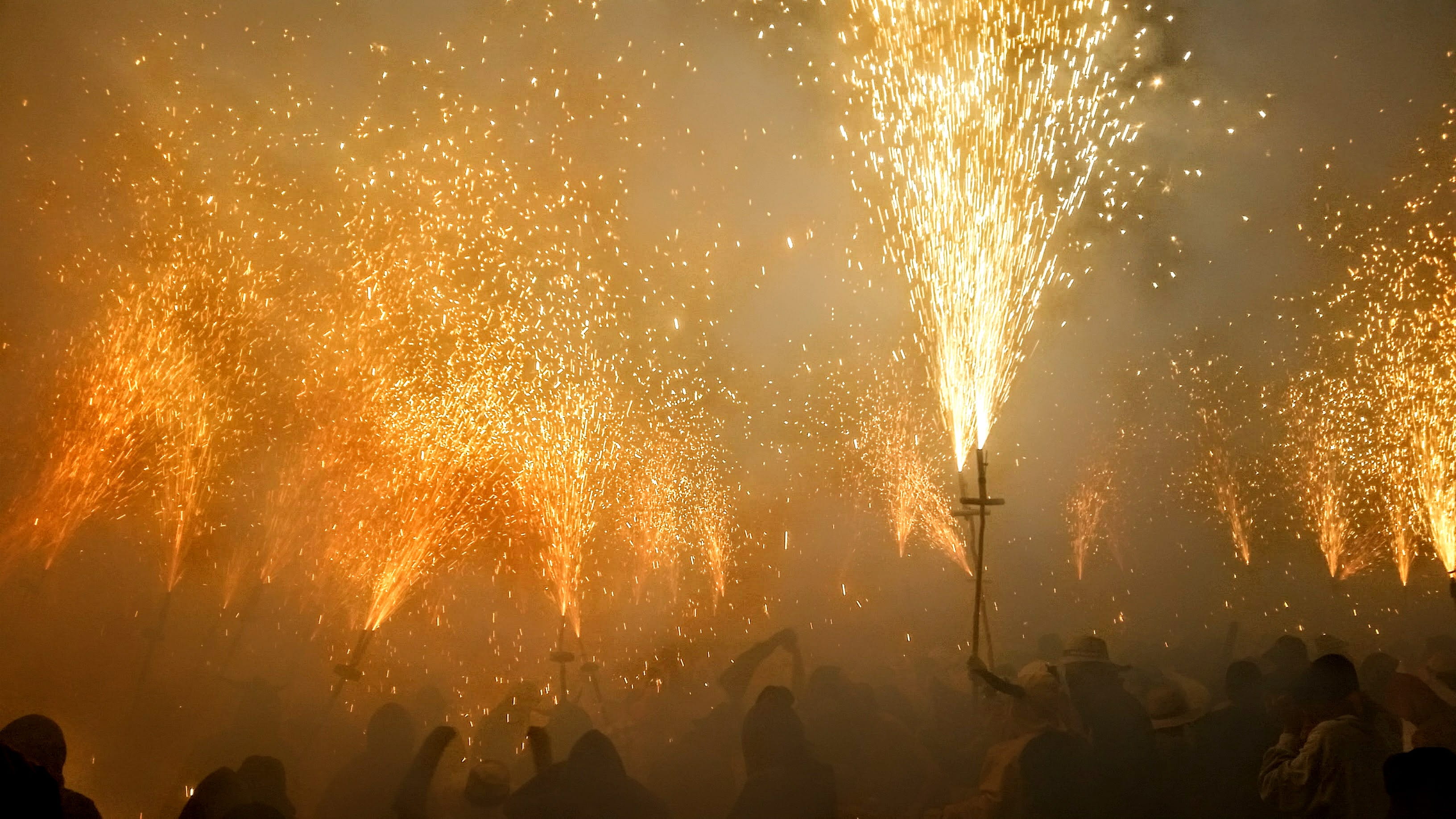 les, firework display, group of people, sparks, outdoors, crowd, firework - man made object, event, les santes de mataró, celebration, burning, culture, HD Wallpaper