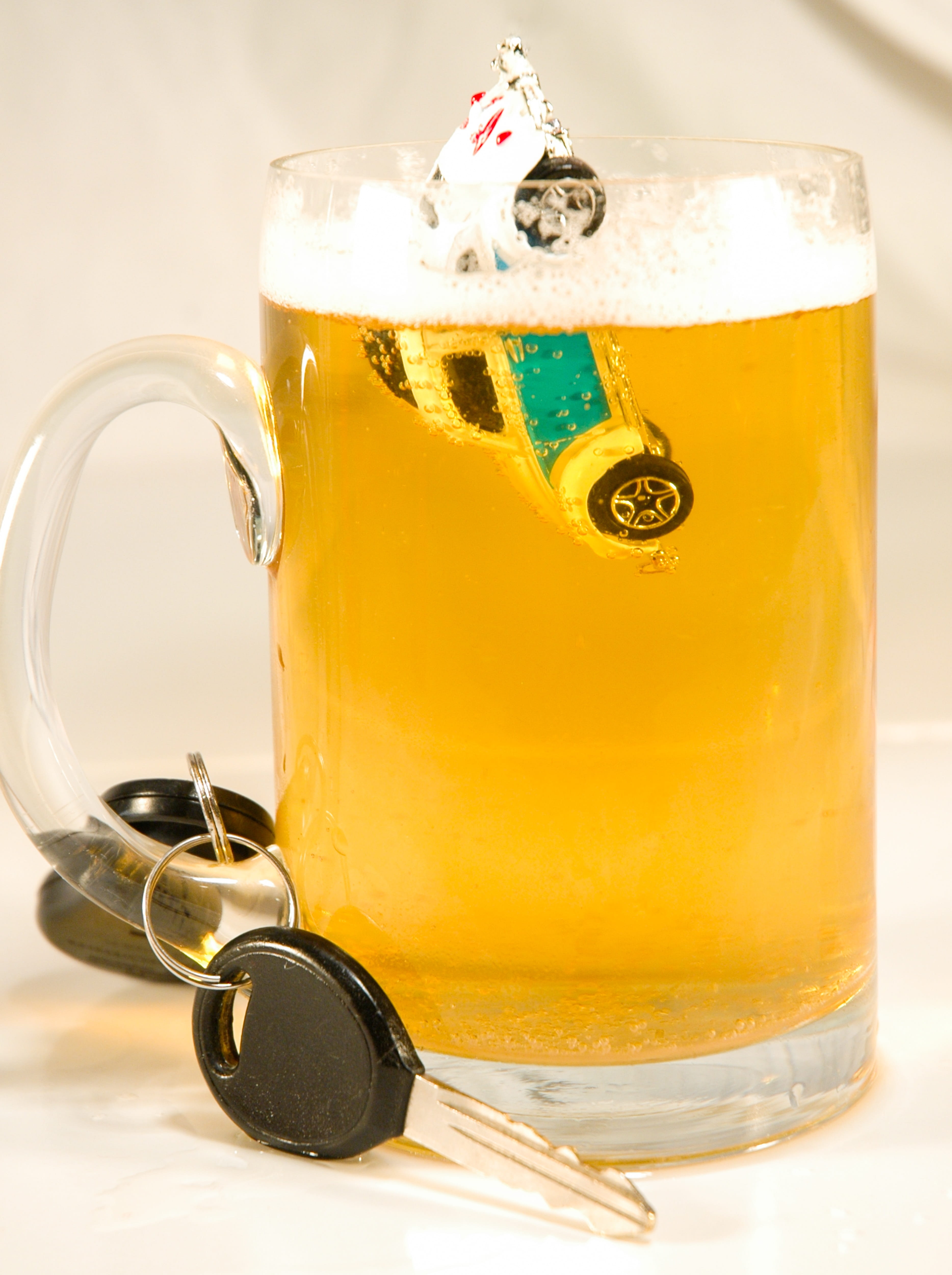 beer, new years eve, drink, driving, indoors, table, warning, vehicle, glass, arrest, yellow, refreshment, drinking, drinking glass, fruit, dwi, close-up, Phone HD Wallpaper