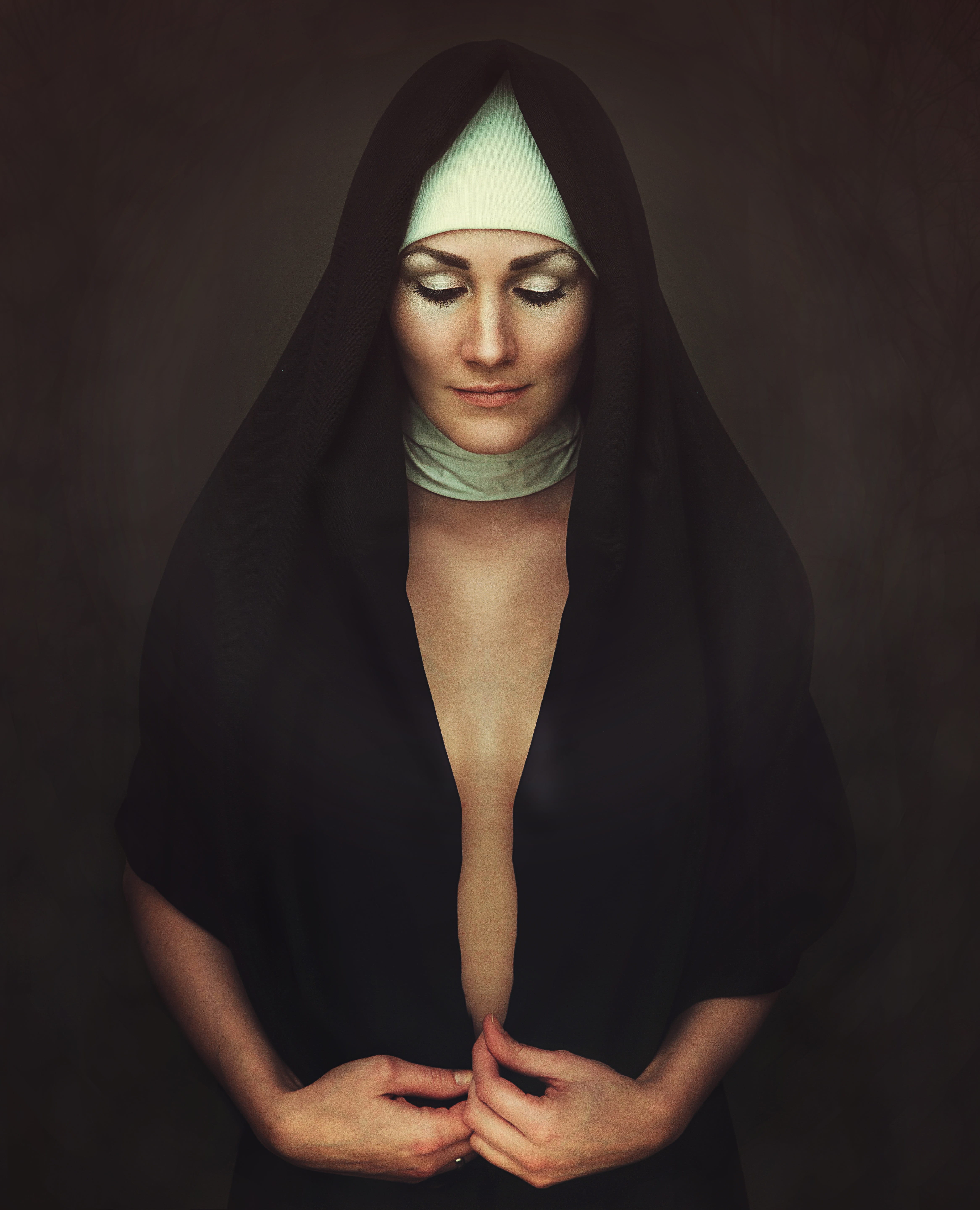 real people, religion, headscarf, loop, clothing, close, dress, none, woman, event, humility, pretty, girl, art, kirhe, thoughtful, face, retro, young adult, Phone HD Wallpaper