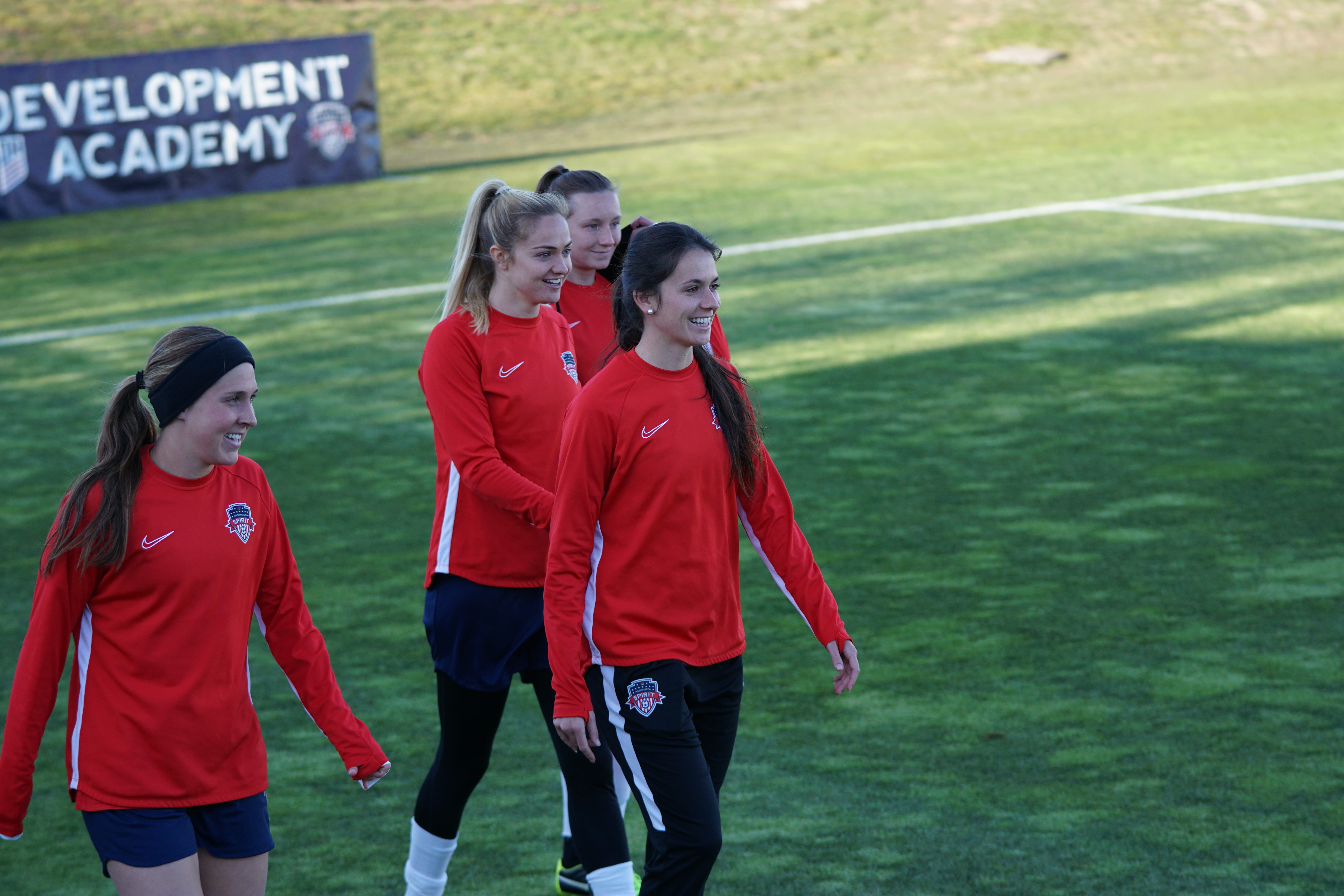 team sport, group of people, girls, field, offspring, females, building, female, child, 5K, soccer, sports uniform, team, smiling, women, people, stadium, HD Wallpaper