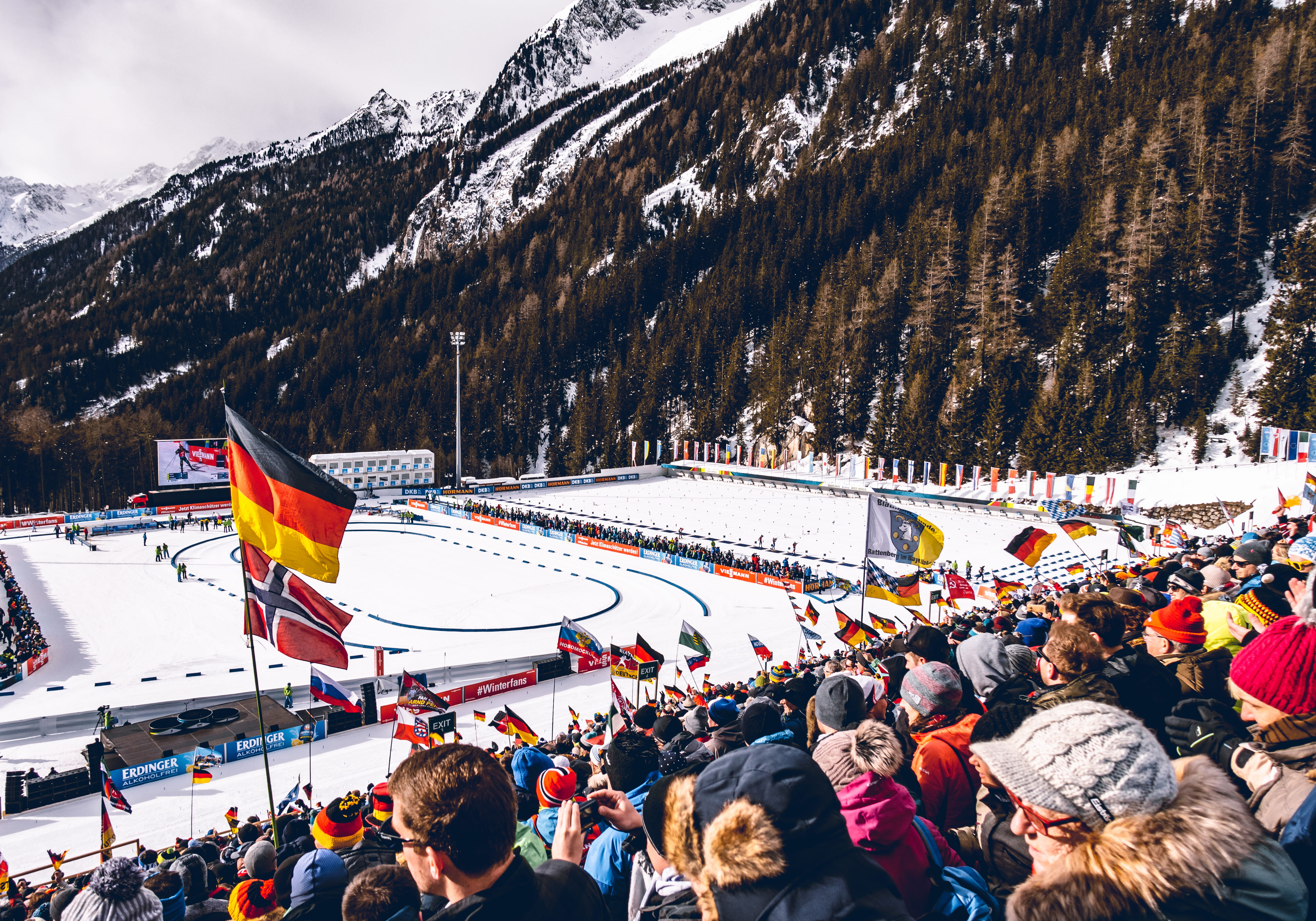 men, audience, day, race, antholz, beauty in nature, human, building, cold temperature, winter sport, südtirol arena, piste, mountain, leisure activity, HD Wallpaper