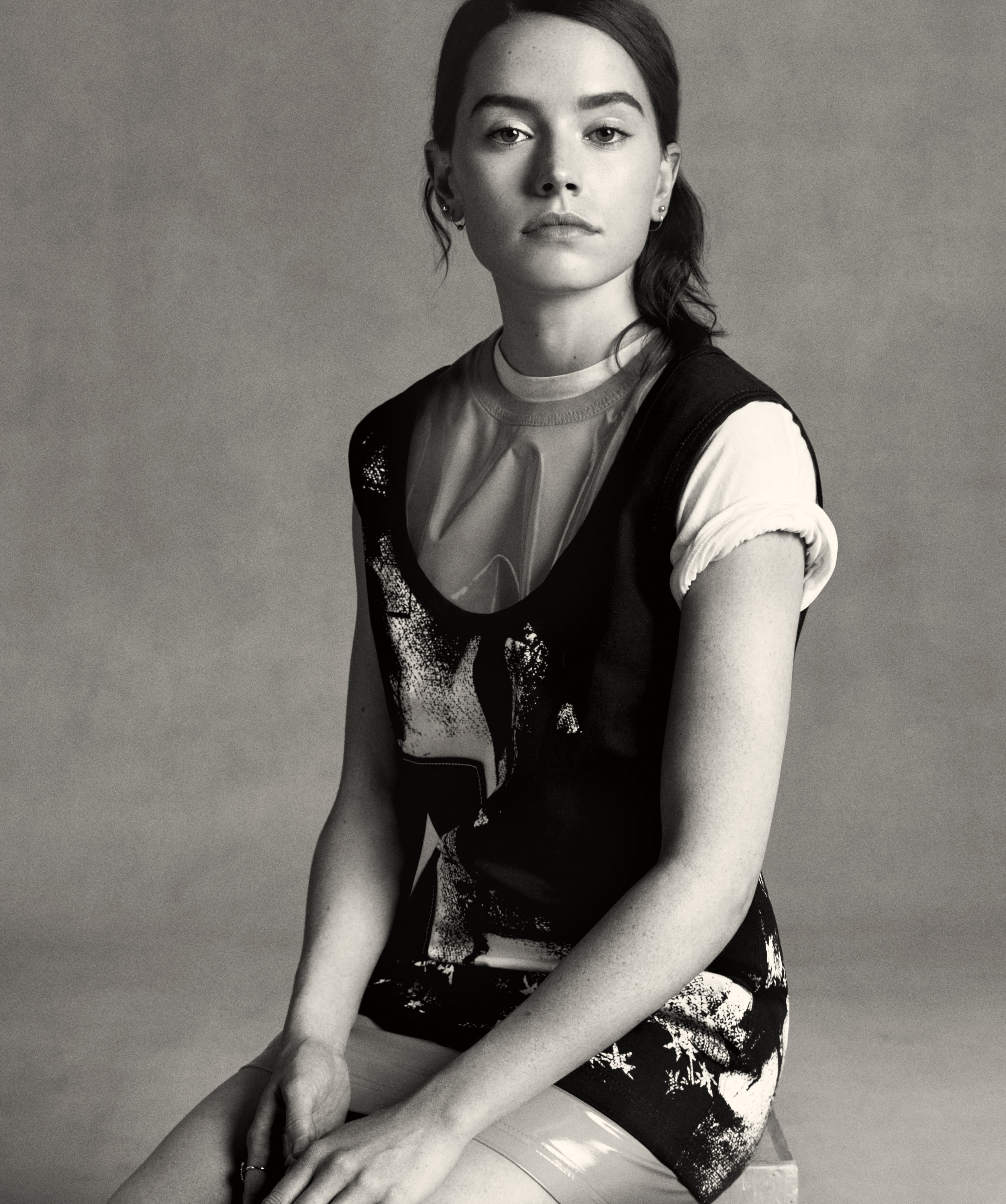 actress, monochrome, Daisy Ridley, women, 4K, celebrity, Phone HD Wallpaper