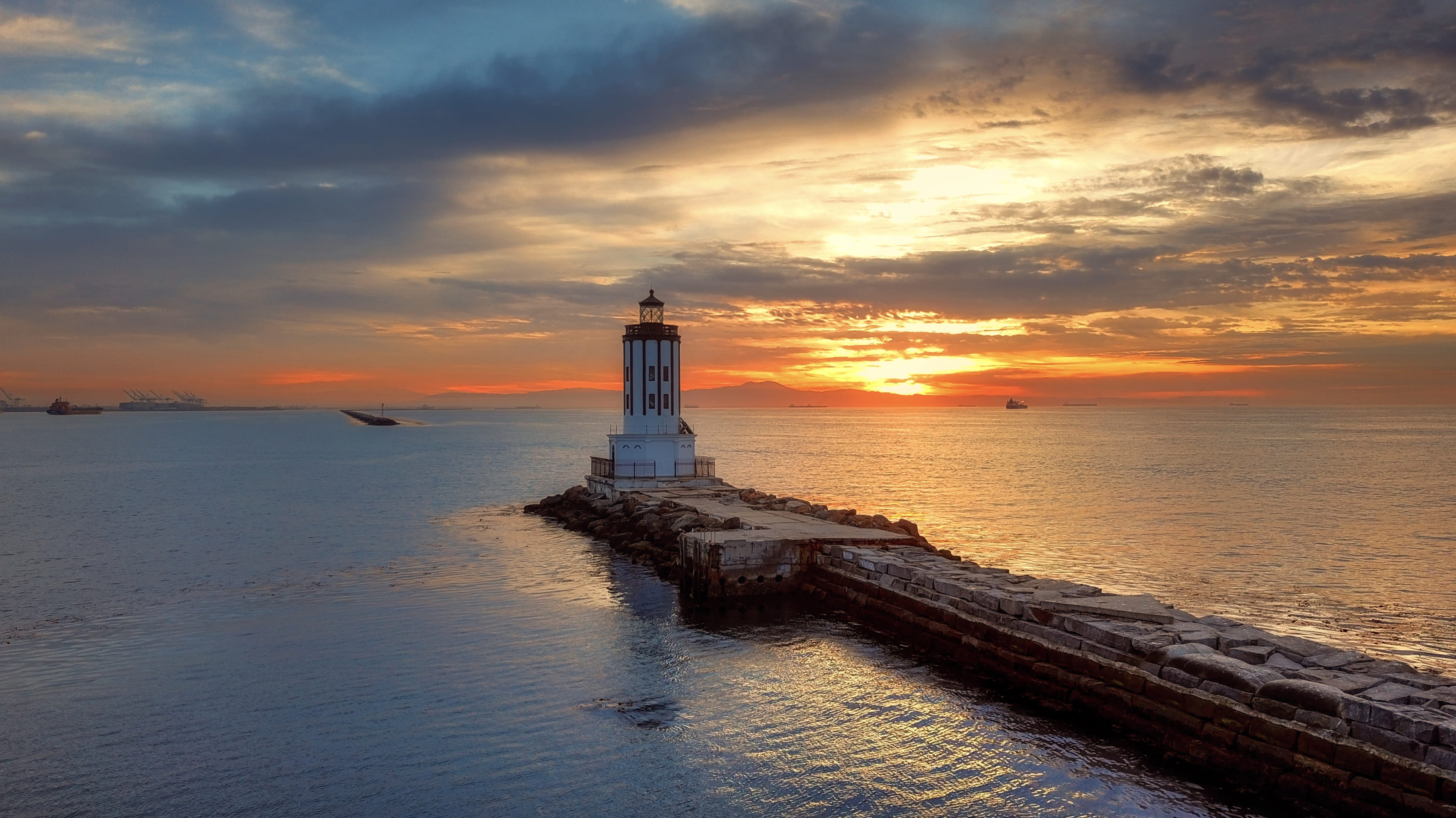 guidance, sky, water, building exterior, horizon over water, protection, built structure, beacon, los angeles county, tranquility, scenics - nature, tower, HD Wallpaper