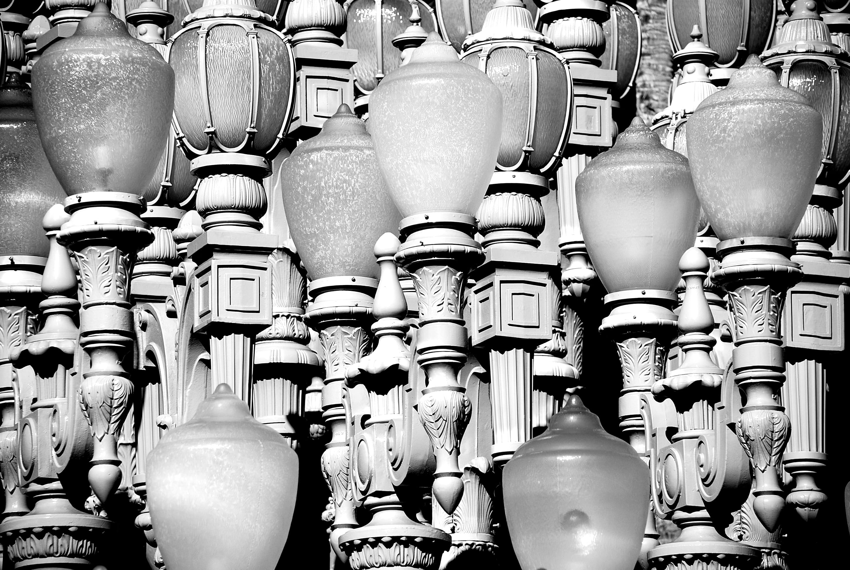 black and white, choice, lacma, ceramics, 2K, low angle view, indoors, streetlights, craft, for sale, abundance, variation, group of objects, art and craft, HD Wallpaper