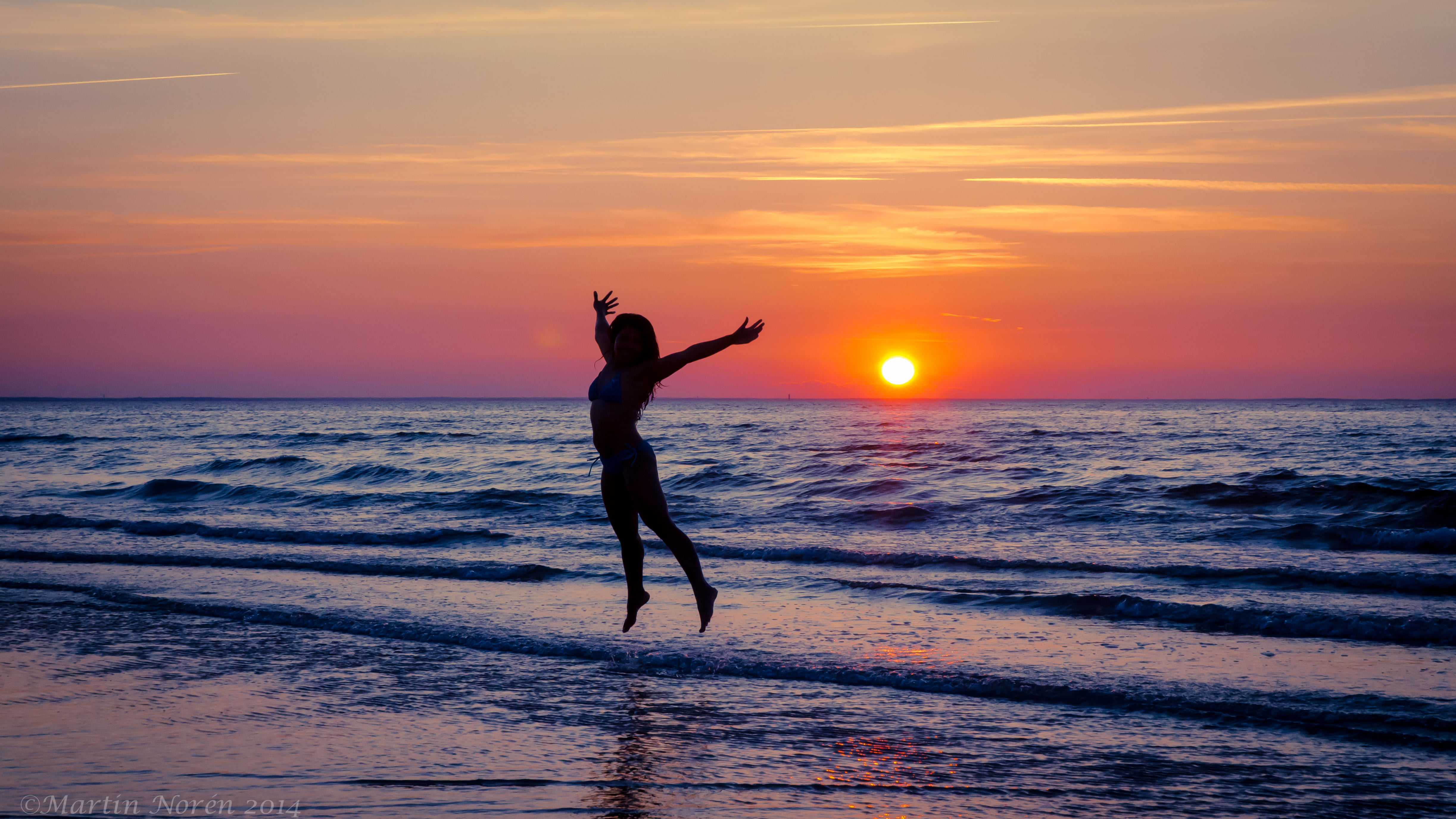 happiness, sun, women, beach, sunlight, water, sweden, Sverige, people, healthy Lifestyle, outdoors, sommar, woman, sea, spirit, back Lit, sunset, öland, HD Wallpaper
