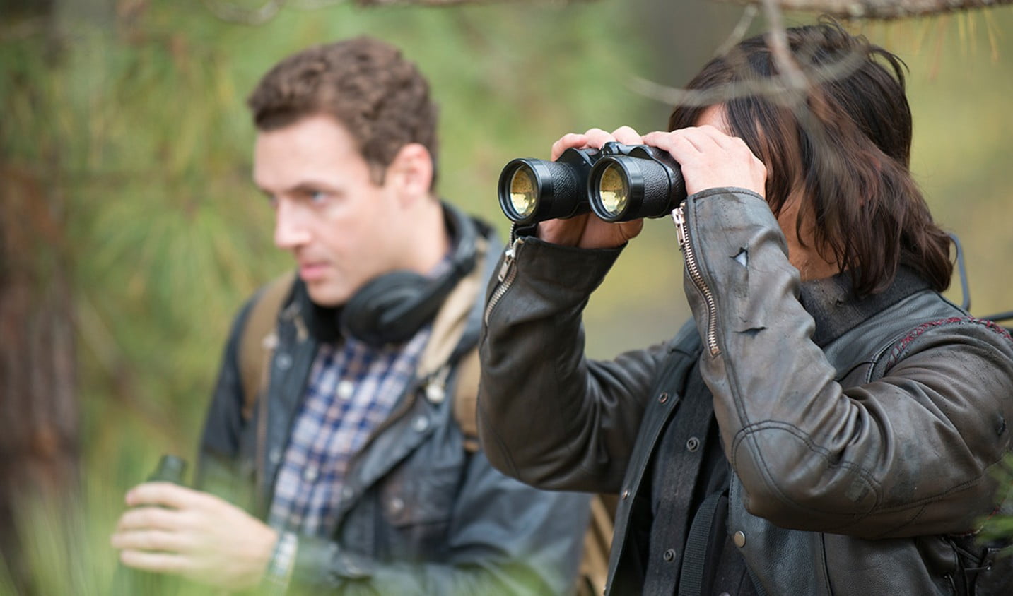 holding, two people, technology, The Walking Dead, young adult, activity, adult, occupation, portrait, standing, Rick Grimes, Glenn Rhee, Carol Peletier, HD Wallpaper