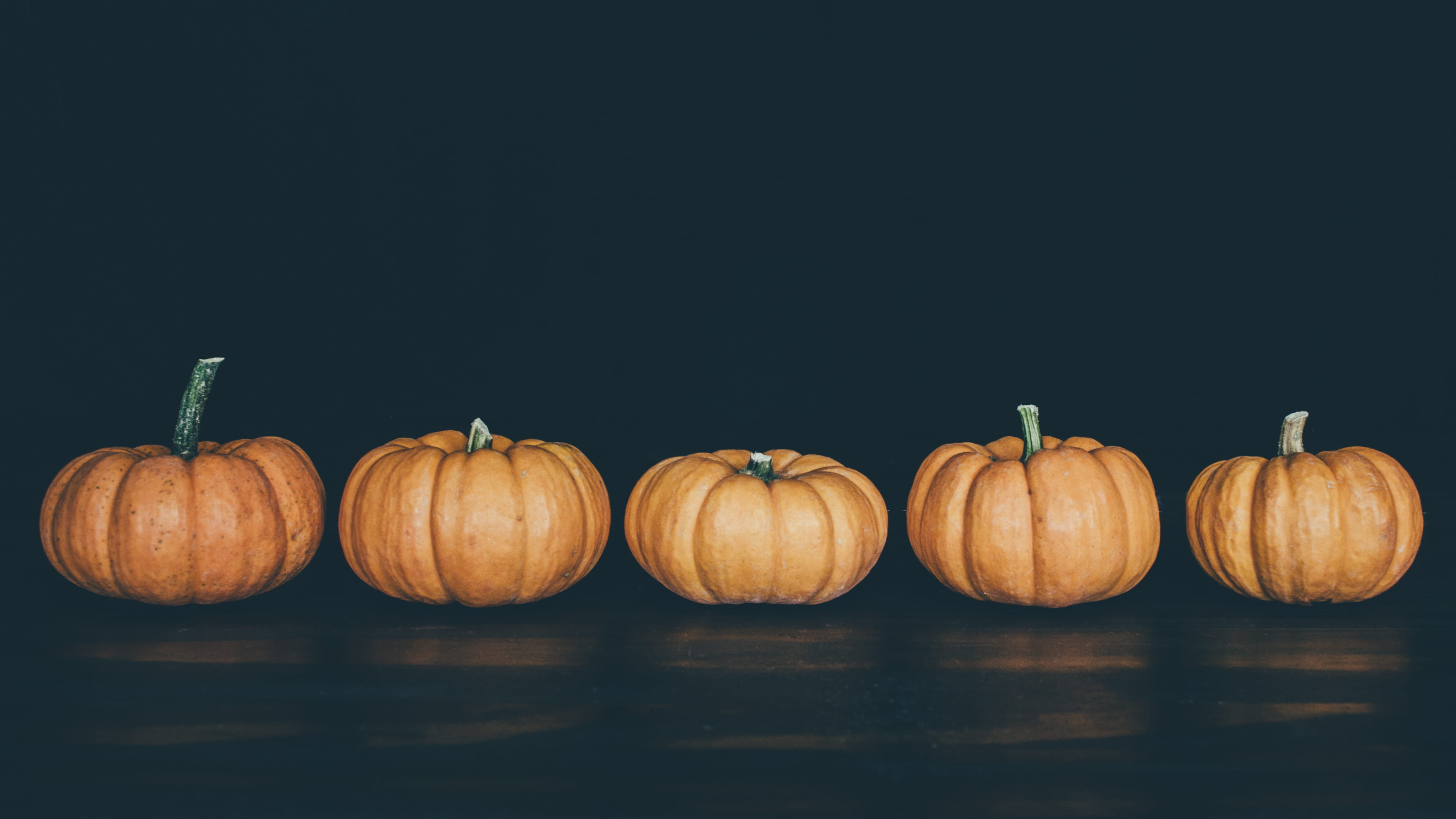 agriculture, crop, 2K, symbol, wood - Material, background, pumpkins, yellow, table, halloween, no People, orange, gourde, autumn, freshness, HD Wallpaper