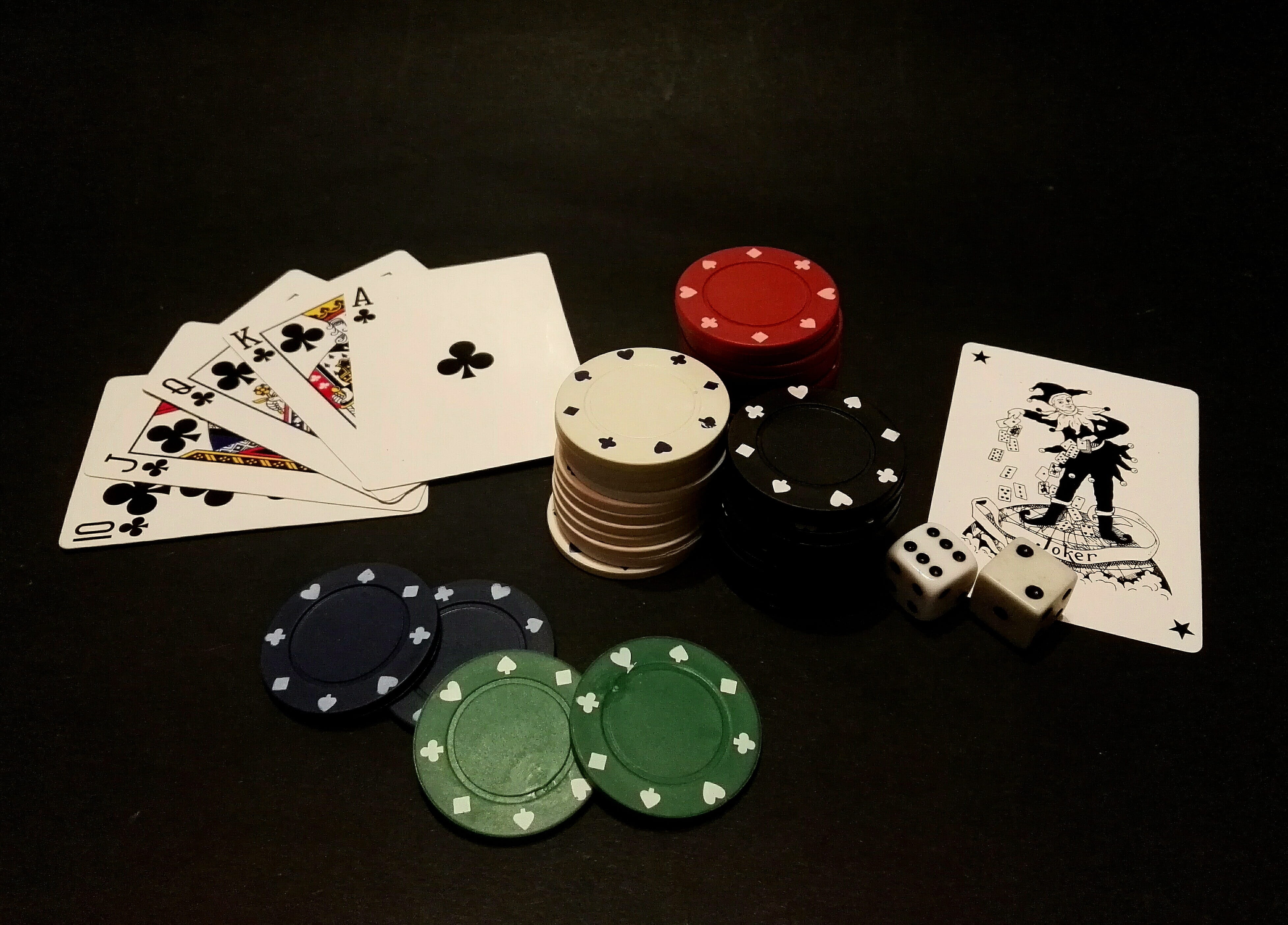 gambling, success, instantaneous speed, pay, win, arts culture and entertainment, chips, poker, pik, cross, playing cards, game bank, play, still life, HD Wallpaper