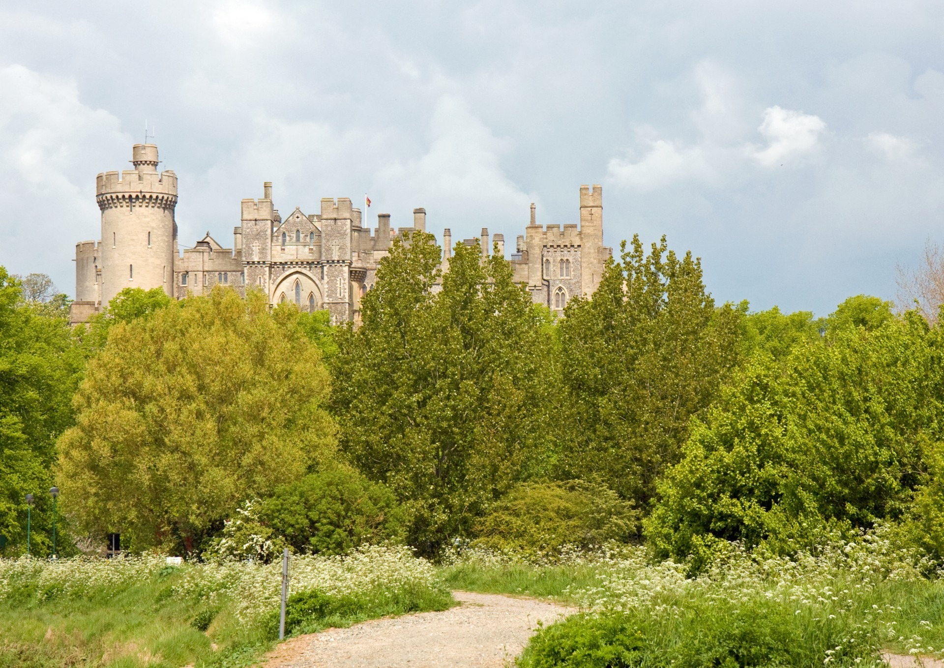 track, view, built structure, arundel castle, building exterior, day, city, 1080P, sky, the past, growth, arundel, no people, cloud - sky, scene, park - man made space, HD Wallpaper
