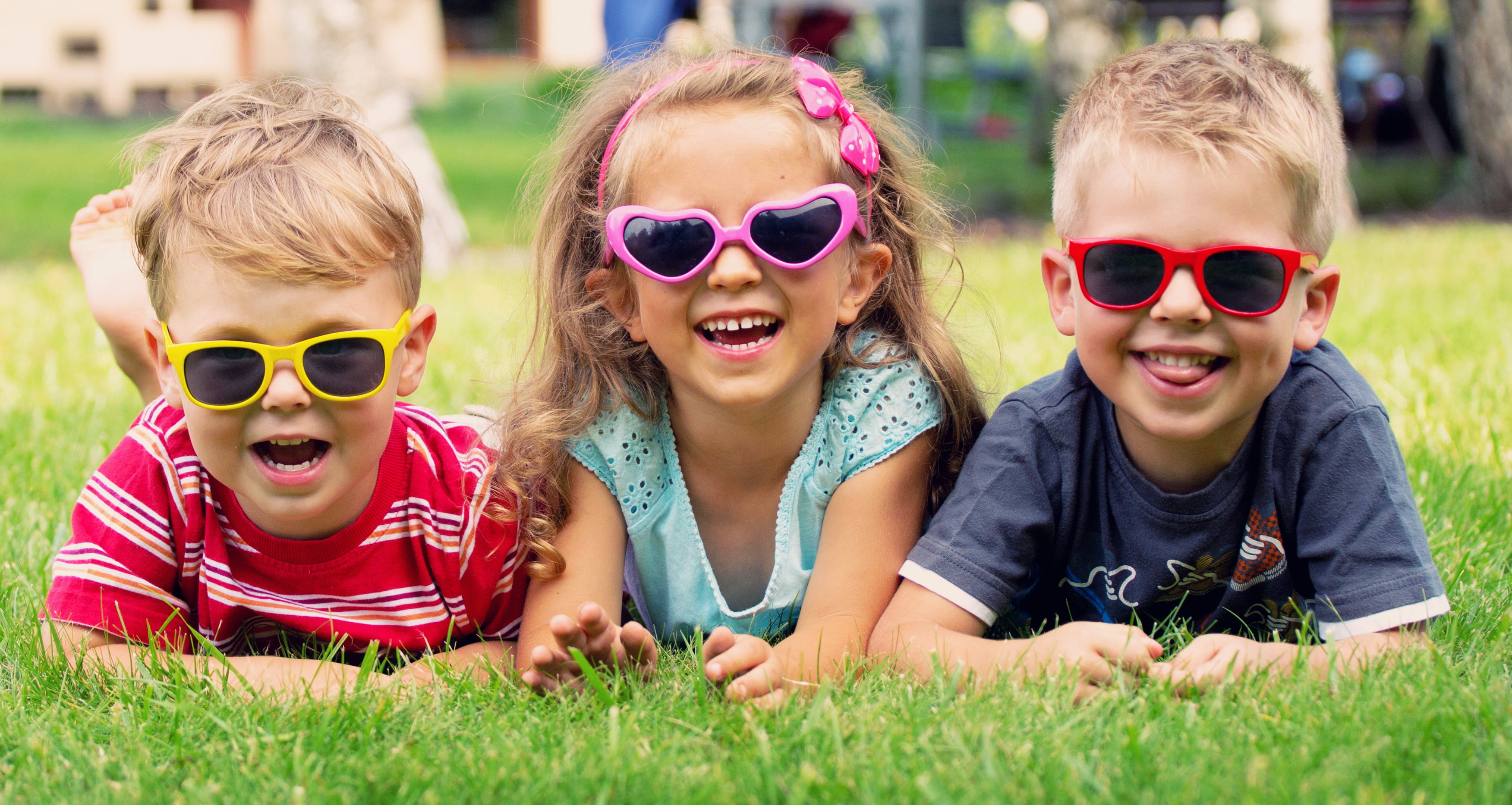 fun, offspring, lifestyles, park - Man Made Space, children, men, sibling, girls, summer, bonding, innocence, enjoyment, grass, mother, positive Emotion, HD Wallpaper