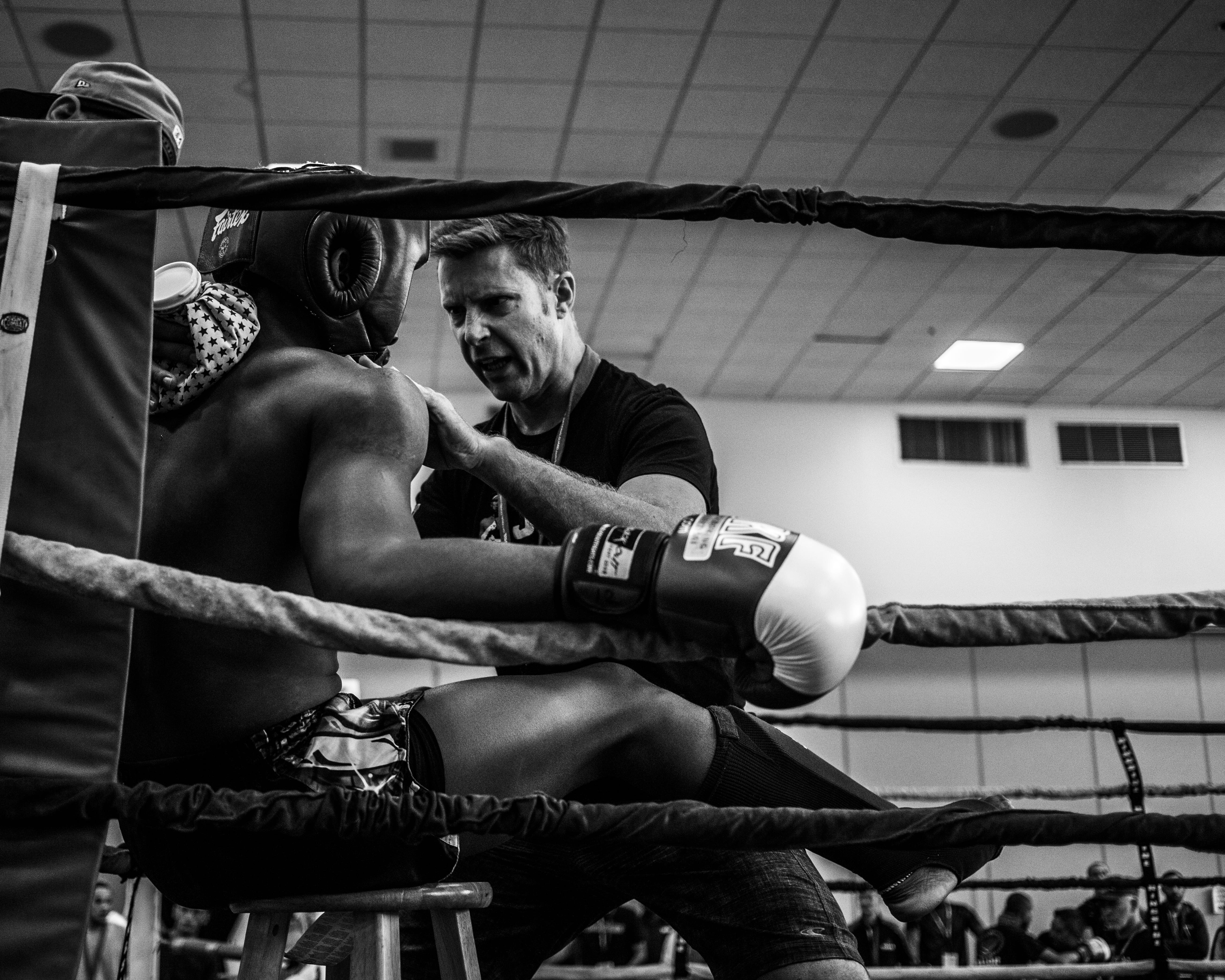 greyscale, adult, boxing glove, punching, rope, black and white, reing, talking, glofe, ring, grayscale, inside, boxer, fight, young adult, indoors, boxing ring, HD Wallpaper