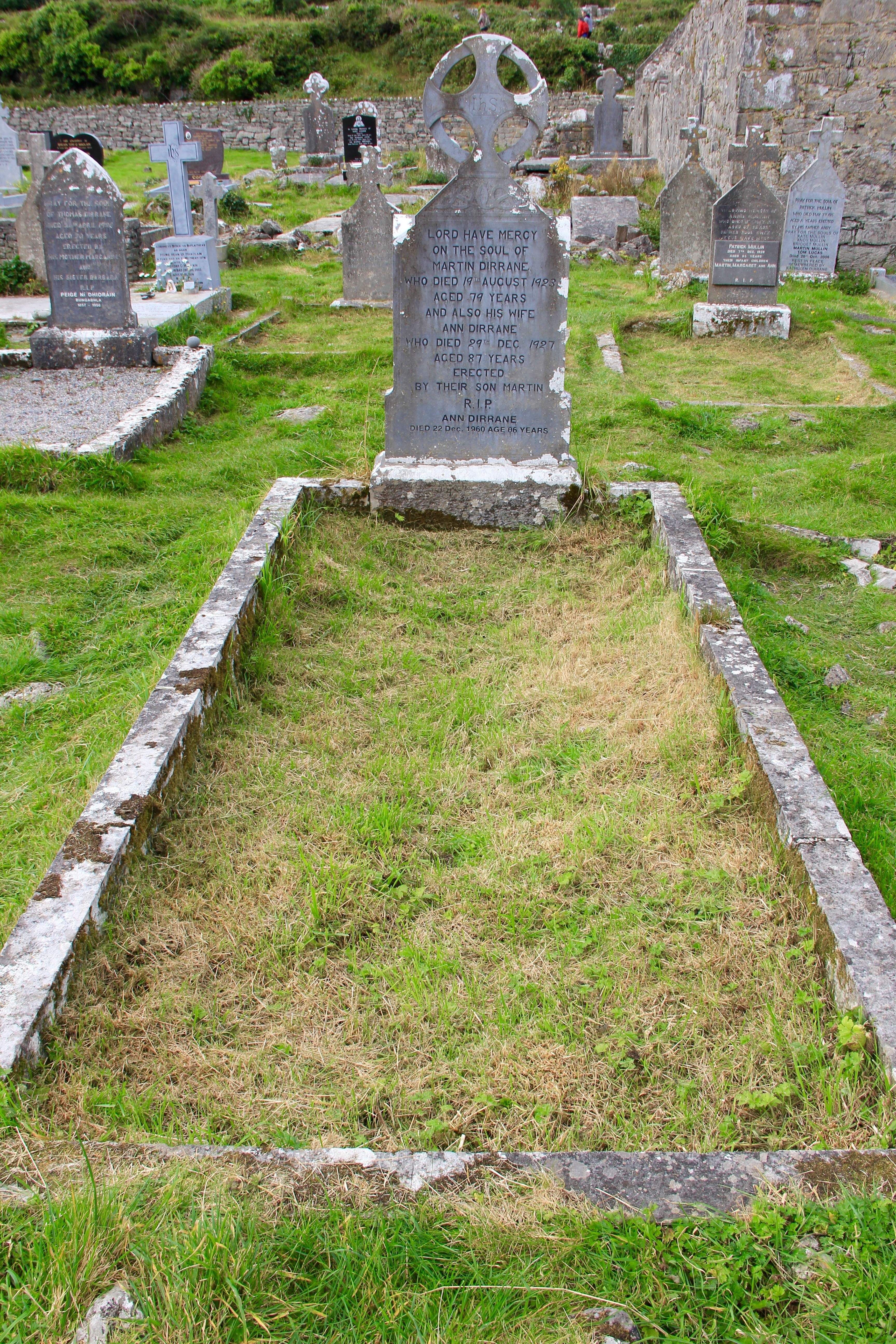 grass, 5K, concrete, memorial, ground, open grave, tomb, graveyard, architecture, high angle view, plant, the past, dead, solid, cemetery, stone material, Phone HD Wallpaper