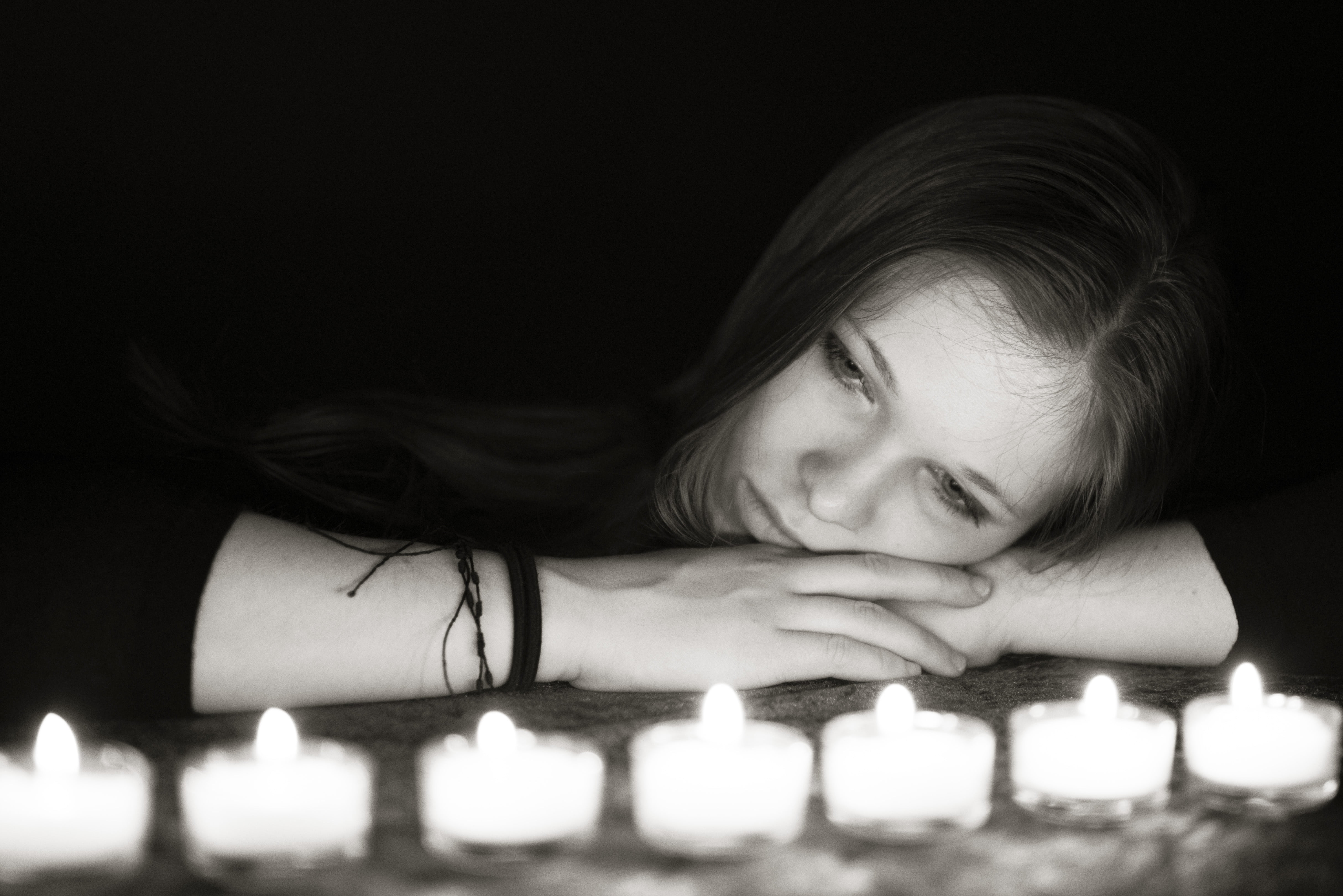 romance, contemplation, laying, candles, burning, hairstyle, tealight, women, looking, offspring, lifestyles, girls, females, portrait, candle, grayscale, HD Wallpaper