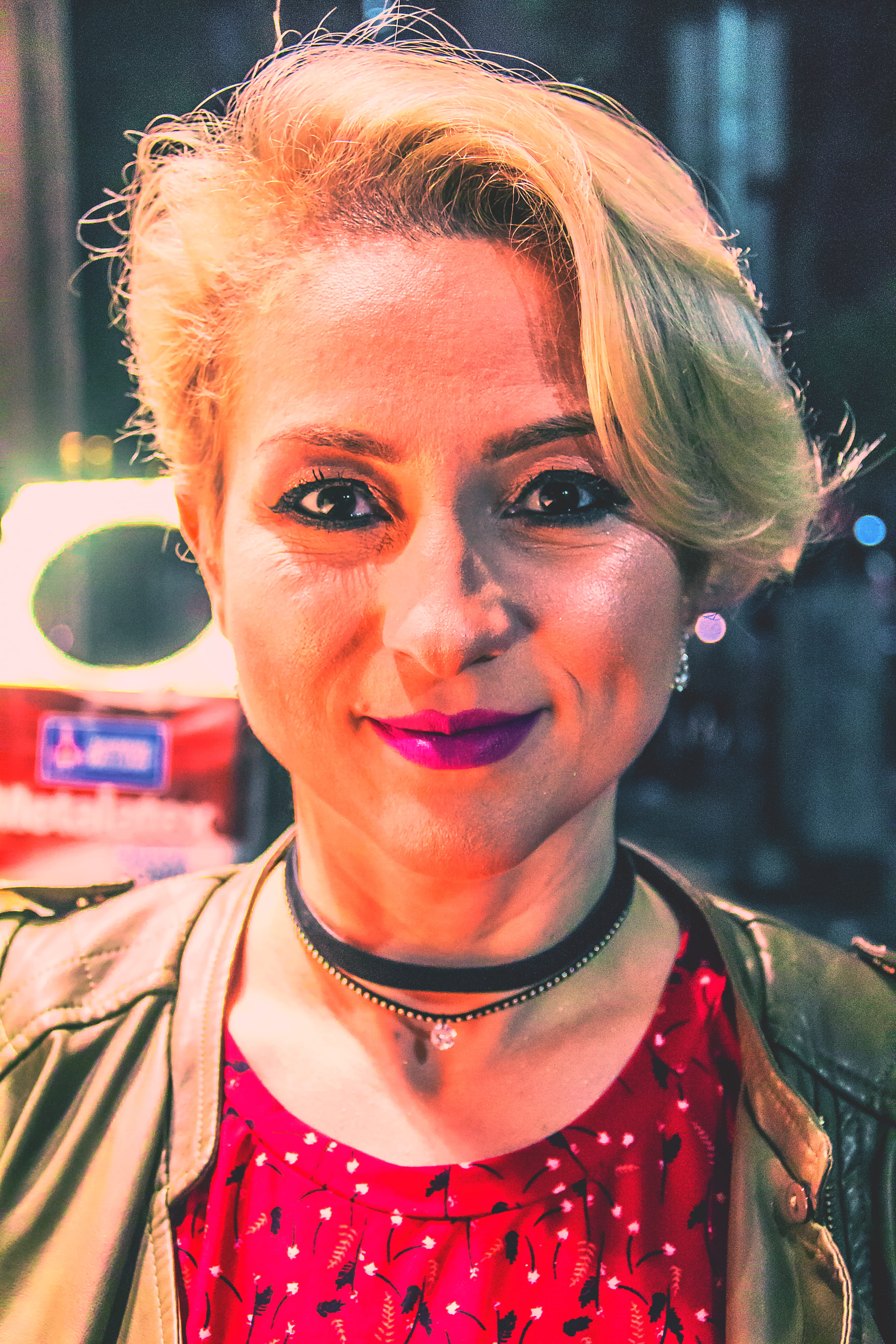 adult, brazil, one person, young adult, lifestyles, young women, 5K, happiness, close-up, saopaulo, night, woman, beautiful woman, light, dyed hair, makeup, Phone HD Wallpaper