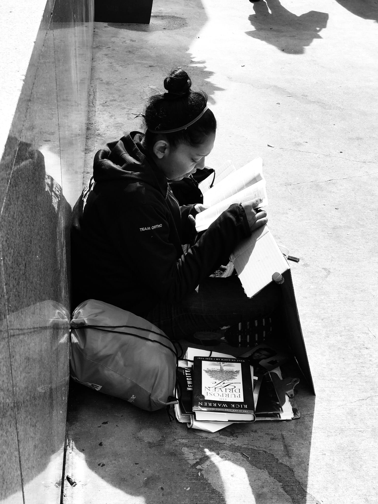 jesus, lifestyles, high angle view, homeless, black and white, girl, hairstyle, street, real people, holding, chicago, day, woman, leisure activity, god, Phone HD Wallpaper
