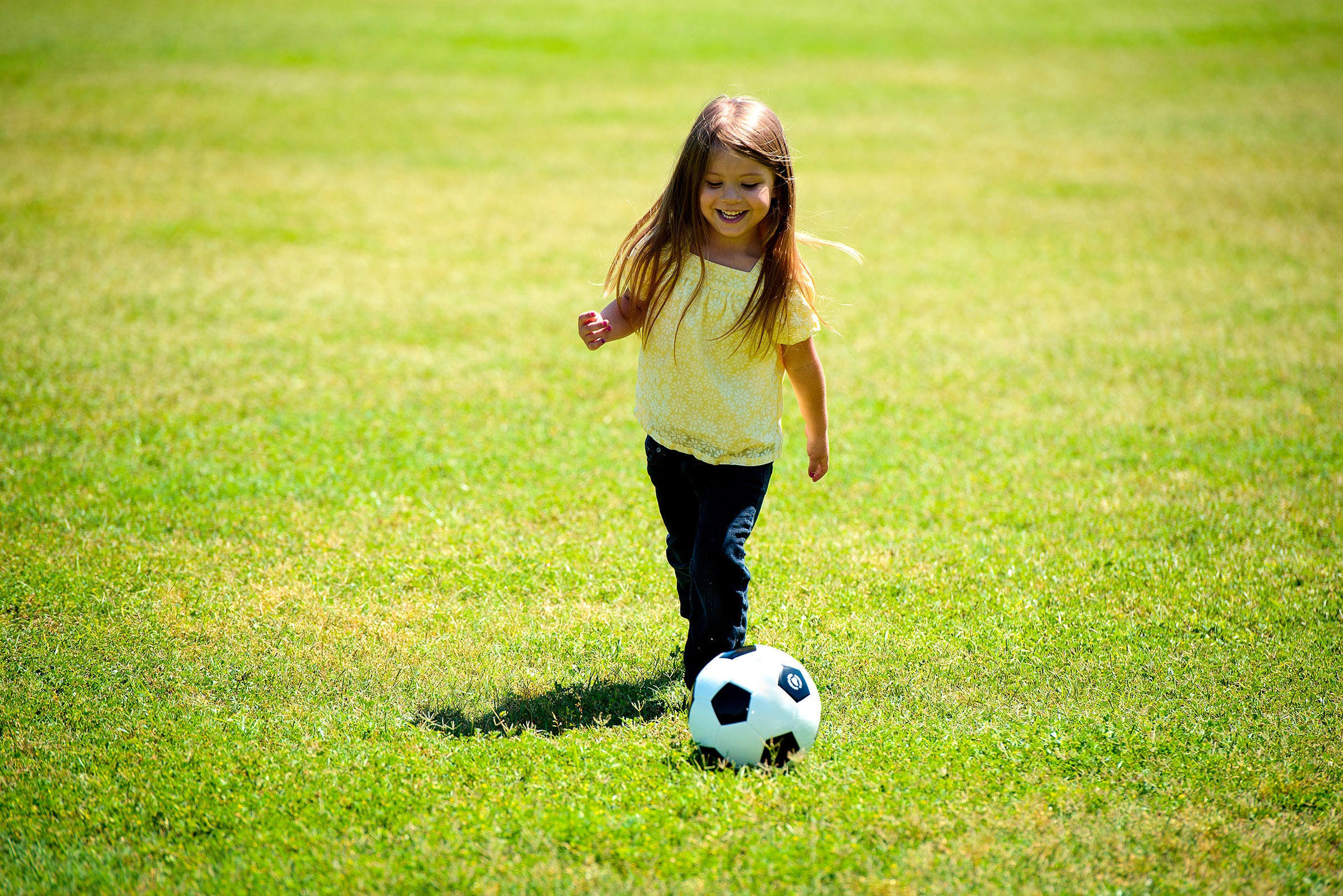 girl, daytime, day, girls, happy kid, plant, playing, team sport, joy, child, play, sport, fun, happy, green color, kid, summer, people, summer fun, one person, HD Wallpaper