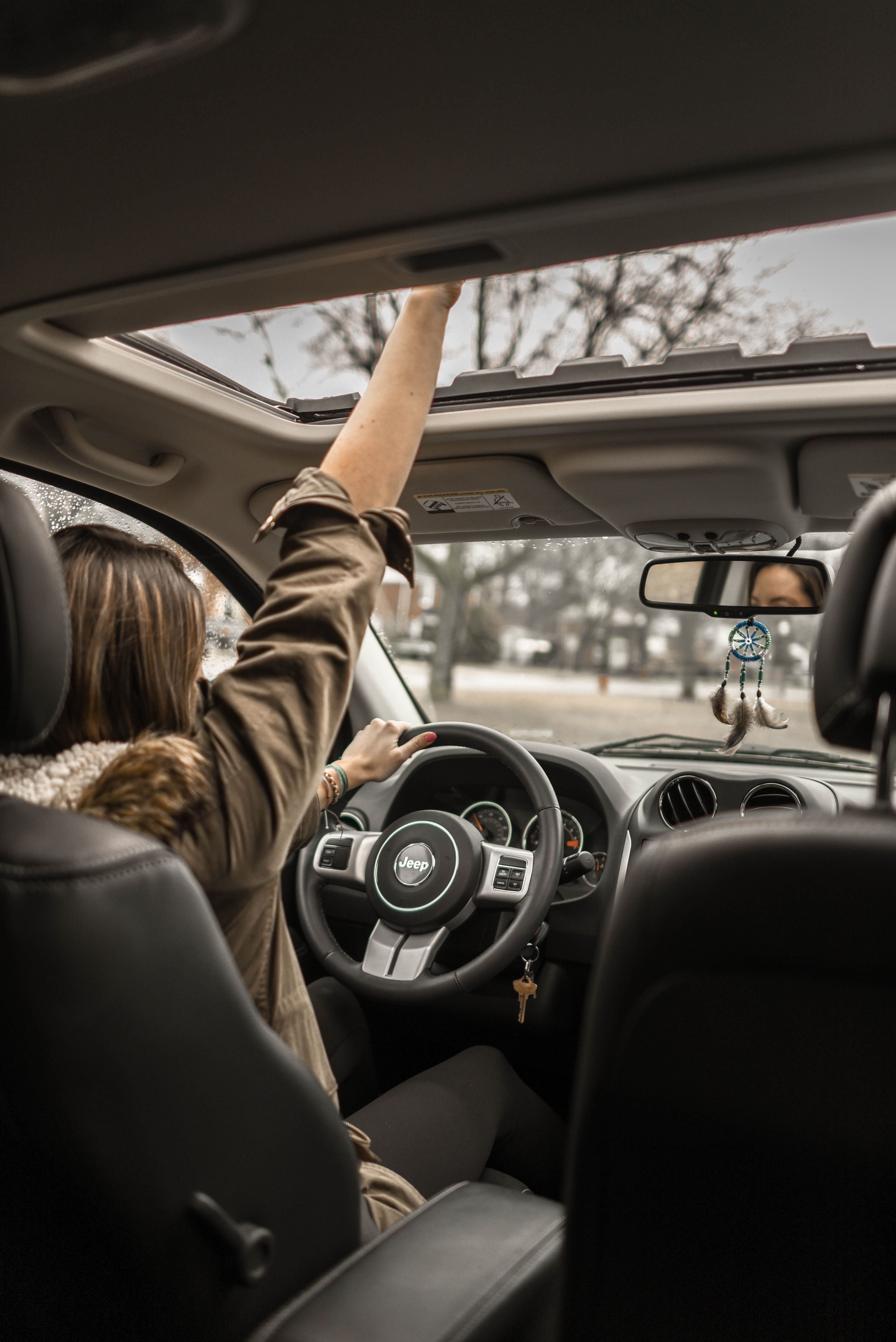 outdoor, motor vehicle, human arm, arms raised, jeep, adult, real people, mode of transportation, indoors, woman, rear view, photo, vehicle interior, travelling, Phone HD Wallpaper