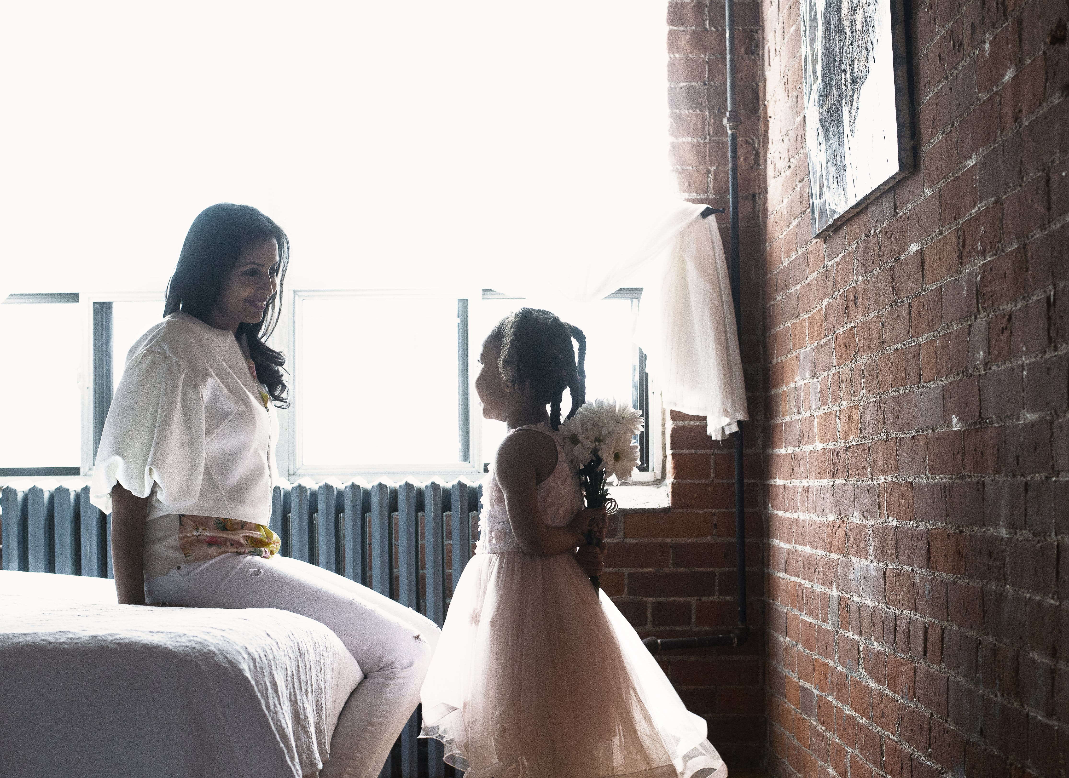 wedding, Flowers, real people, day, three quarter length, Surprise, Spring, daughter, childhood, Valentines Day, Mothers Day, adult, two people, 4K, photo, HD Wallpaper
