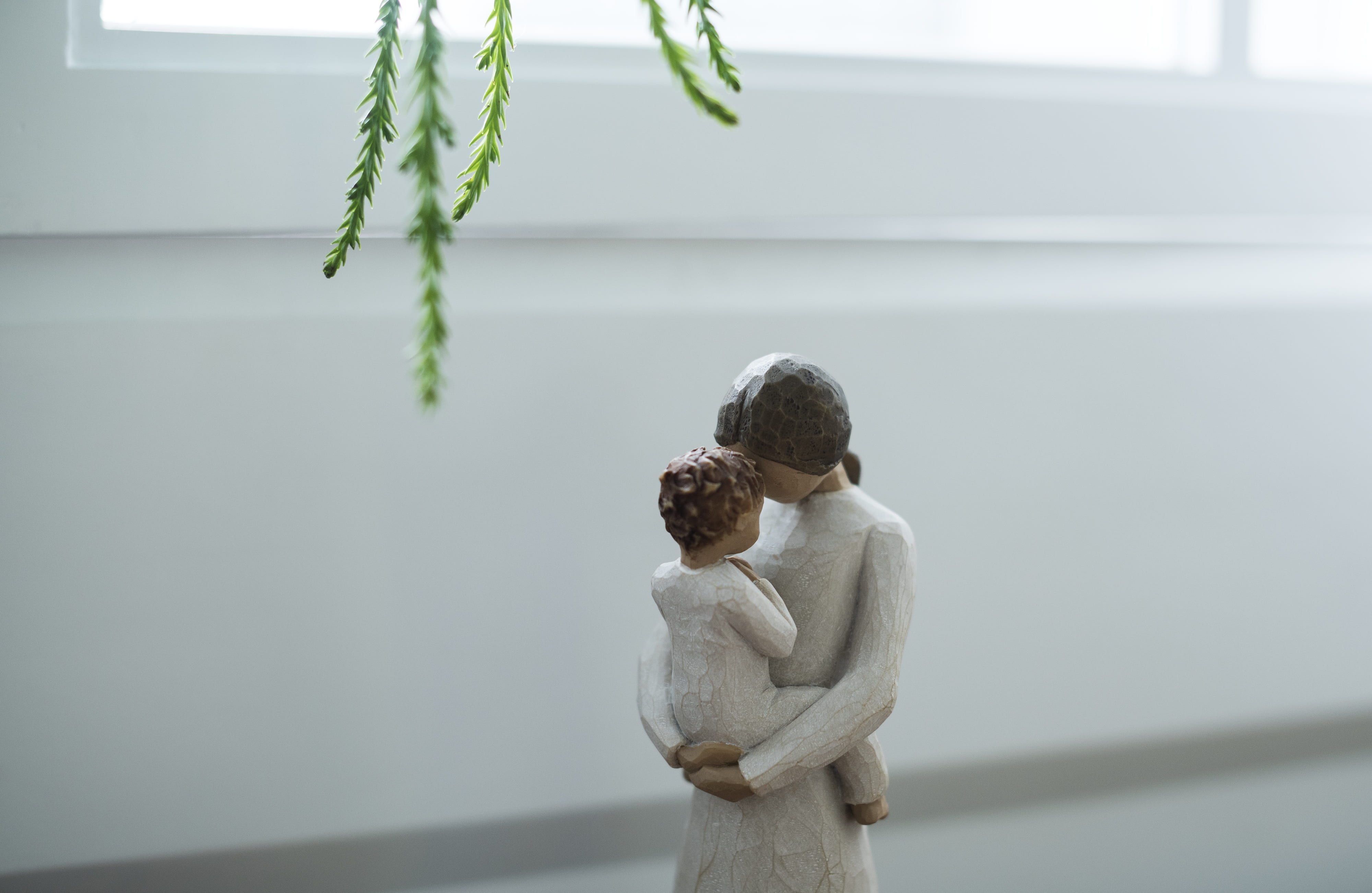 celebrate, females, hug, arm around, mother, season, family, 4K, festive, contemplation, care, women, decoration, childhood, doll, adult, yuletide, standing, HD Wallpaper