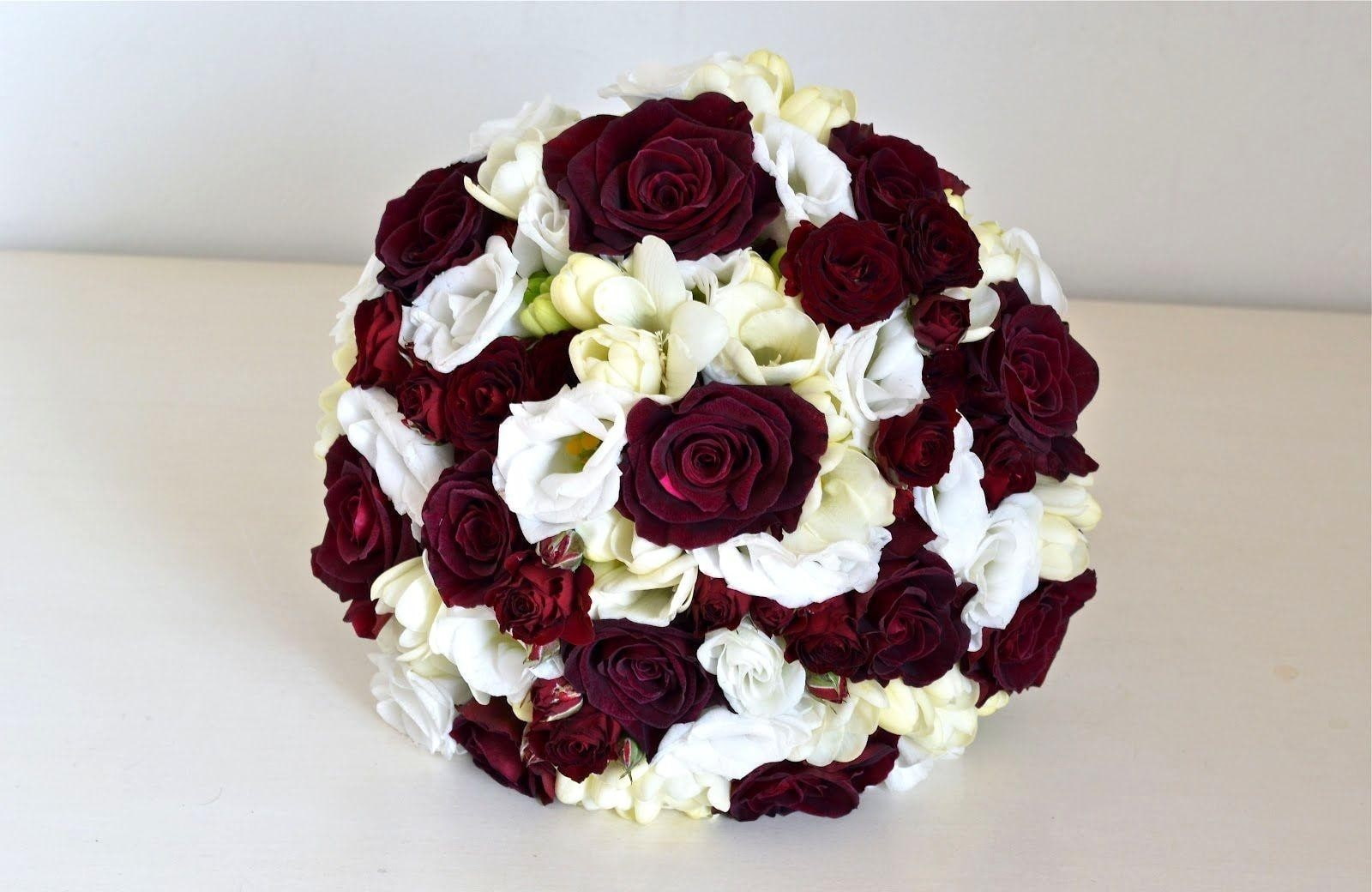 bouquet, sia, vulnerability, petal, inflorescence, event, Rose, Bouquets, close-up, beauty in nature, Balloon, bunch of flowers, 720P, flower arrangement, HD Wallpaper