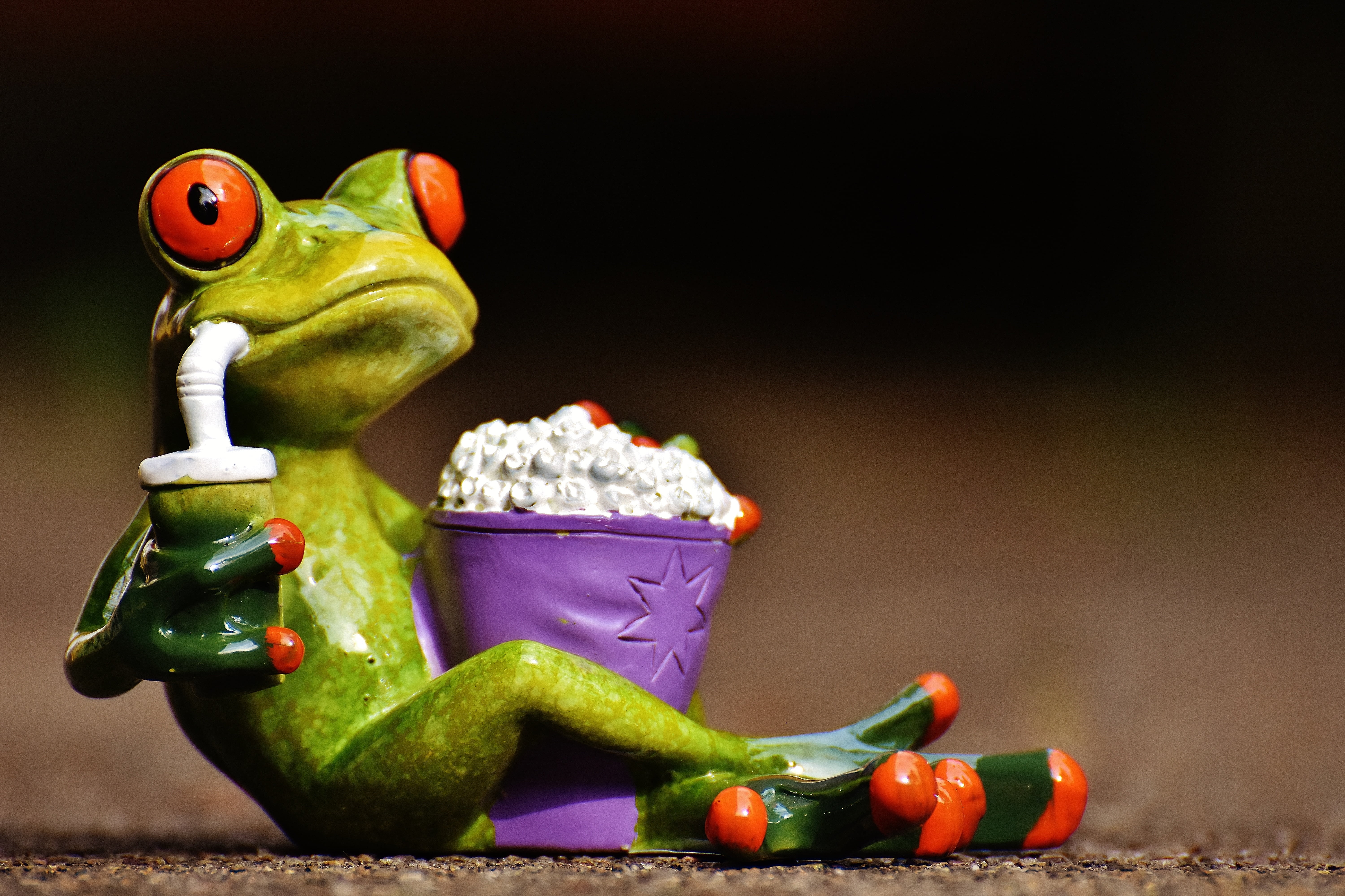 frog, studio shot, green color, bell pepper, dieting, cute, plastic, frogs, funny, cinema, animal themes, snack, pepper, copy space, animal, fruit, 5K, HD Wallpaper
