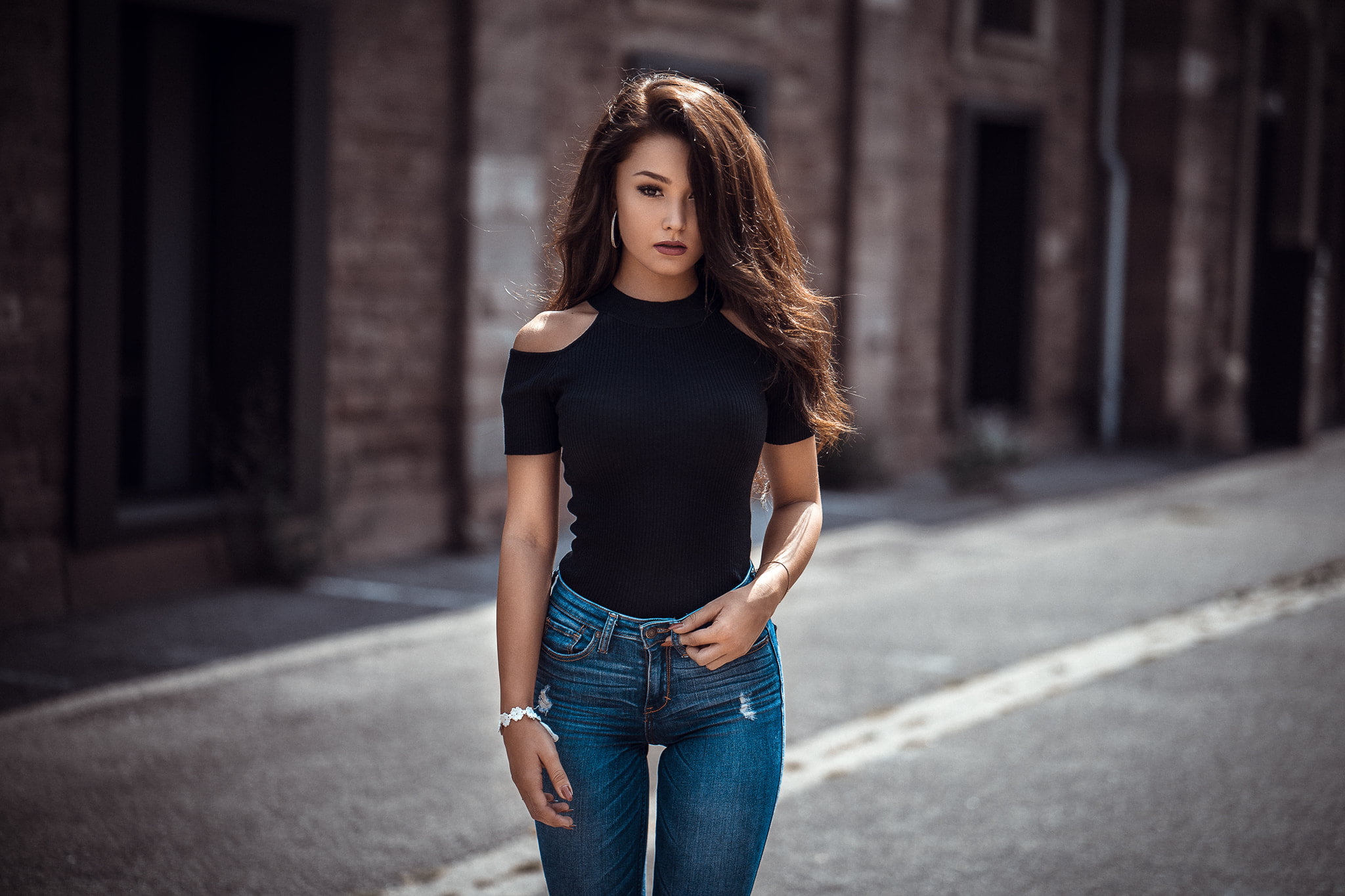 women, beautiful woman, jeans, Elena Sz, young women, looking at camera, city, hairstyle, beauty, casual clothing, standing, architecture, lifestyles, adult, HD Wallpaper