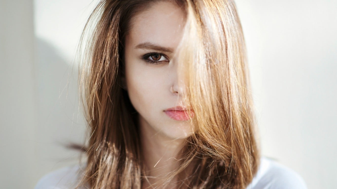long hair, portrait, face, front view, one person, teenager, brunette, 720P, hairstyle, serious, Elena Aksenova, young adult, blond hair, close-up, beautiful woman, HD Wallpaper